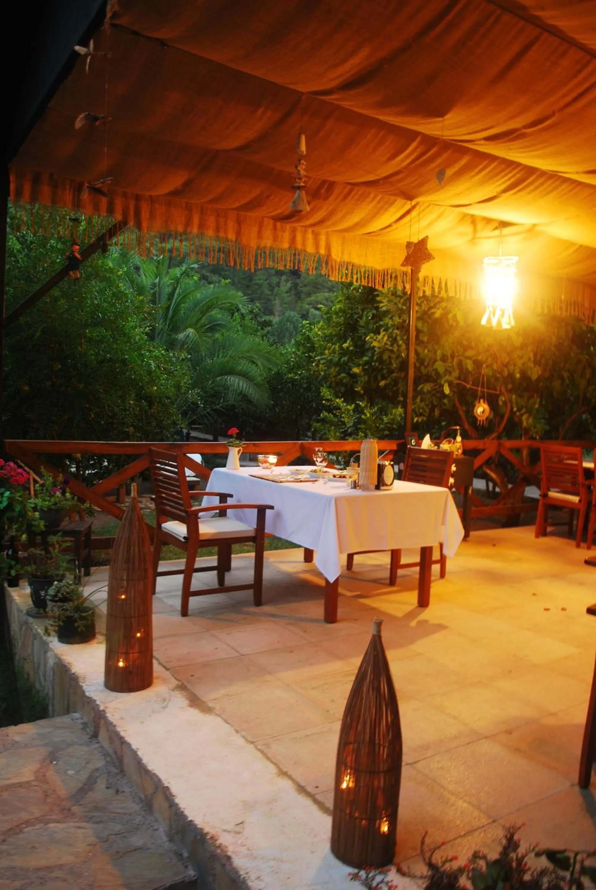 Restaurant/places to eat in Portalimo Lodge Hotel - Adult Only +12