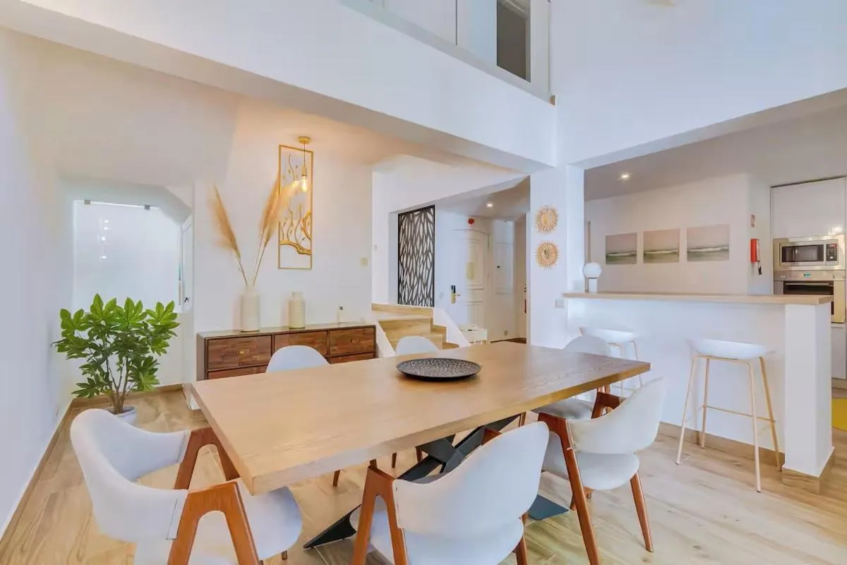 Dining area in Pine Cliffs Village