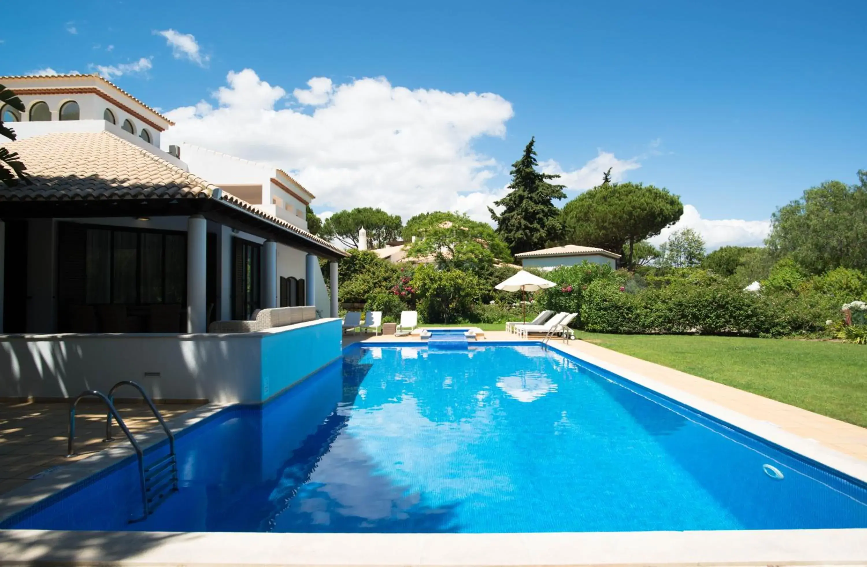 Swimming pool in Pine Cliffs Village Swimming pool in Pine Cliffs Village