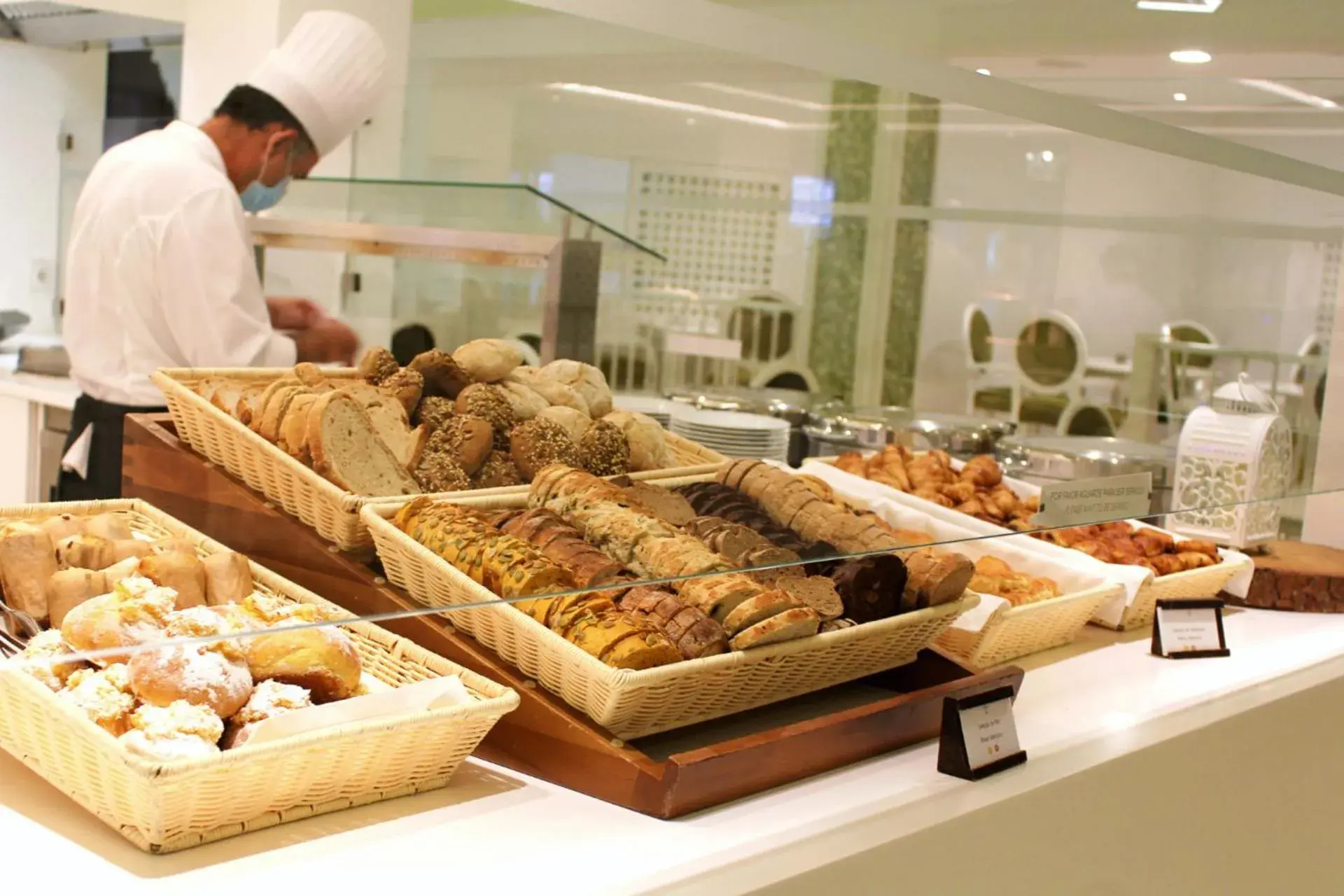 Breakfast in Pine Cliffs Village Breakfast in Pine Cliffs Village