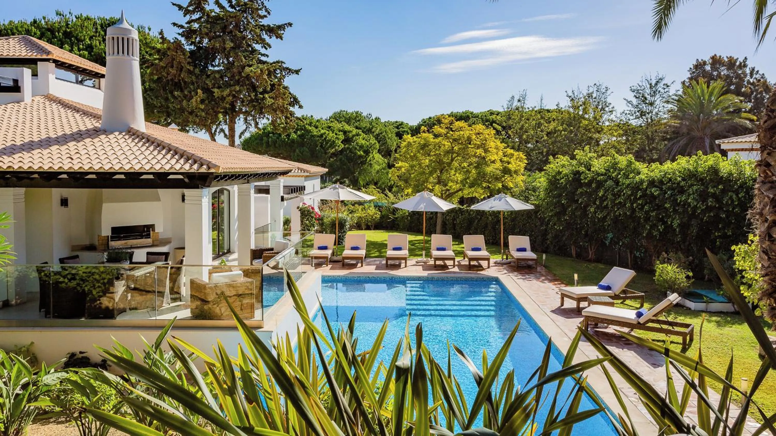 Swimming pool in Pine Cliffs Village