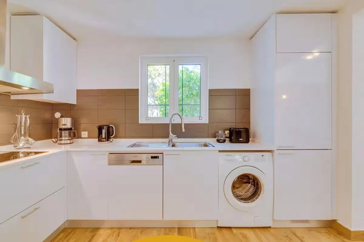 Kitchen or kitchenette in Pine Cliffs Village