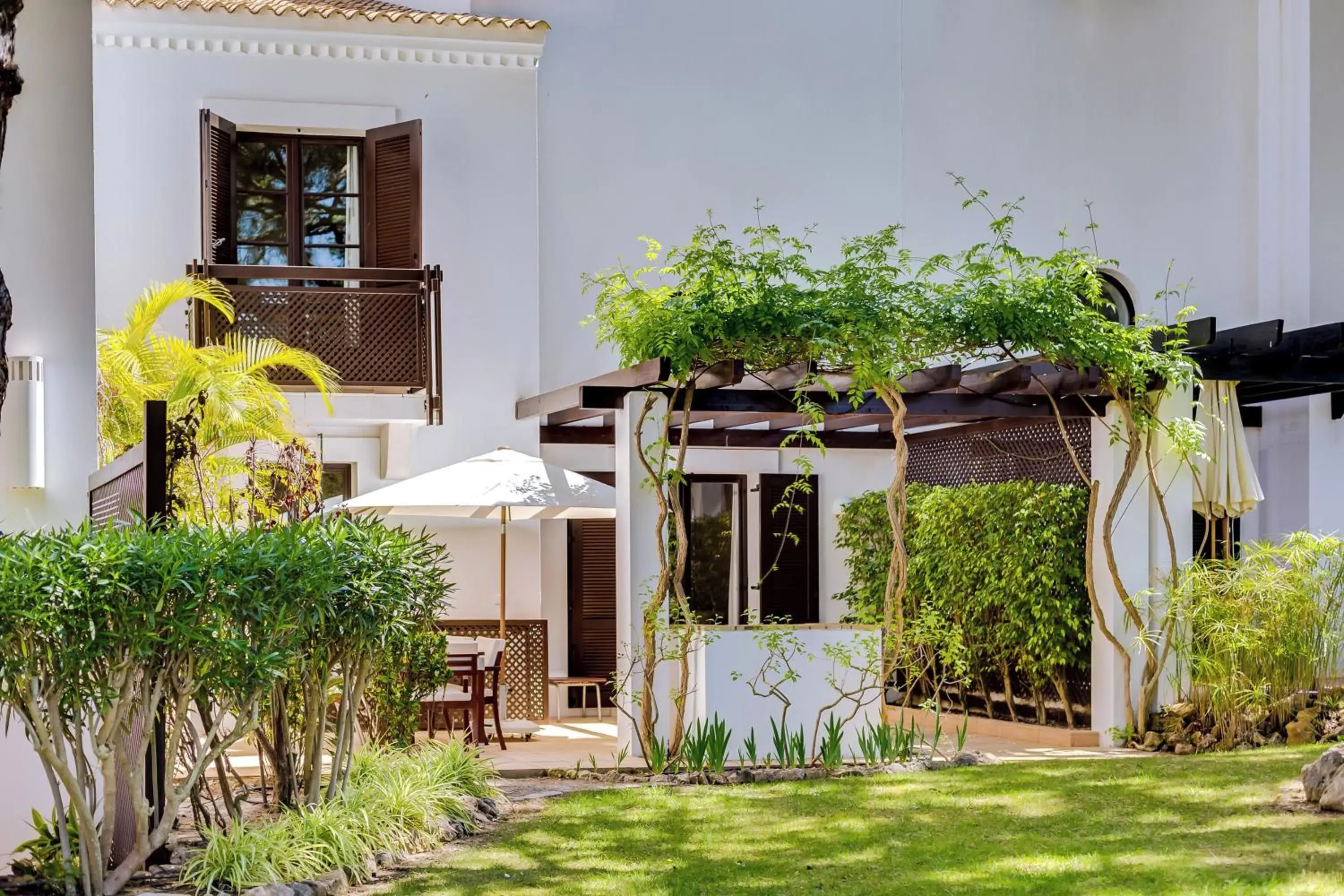 Deluxe Four-Bedroom Townhouse in Pine Cliffs Village Deluxe Four-Bedroom Townhouse in Pine Cliffs Village