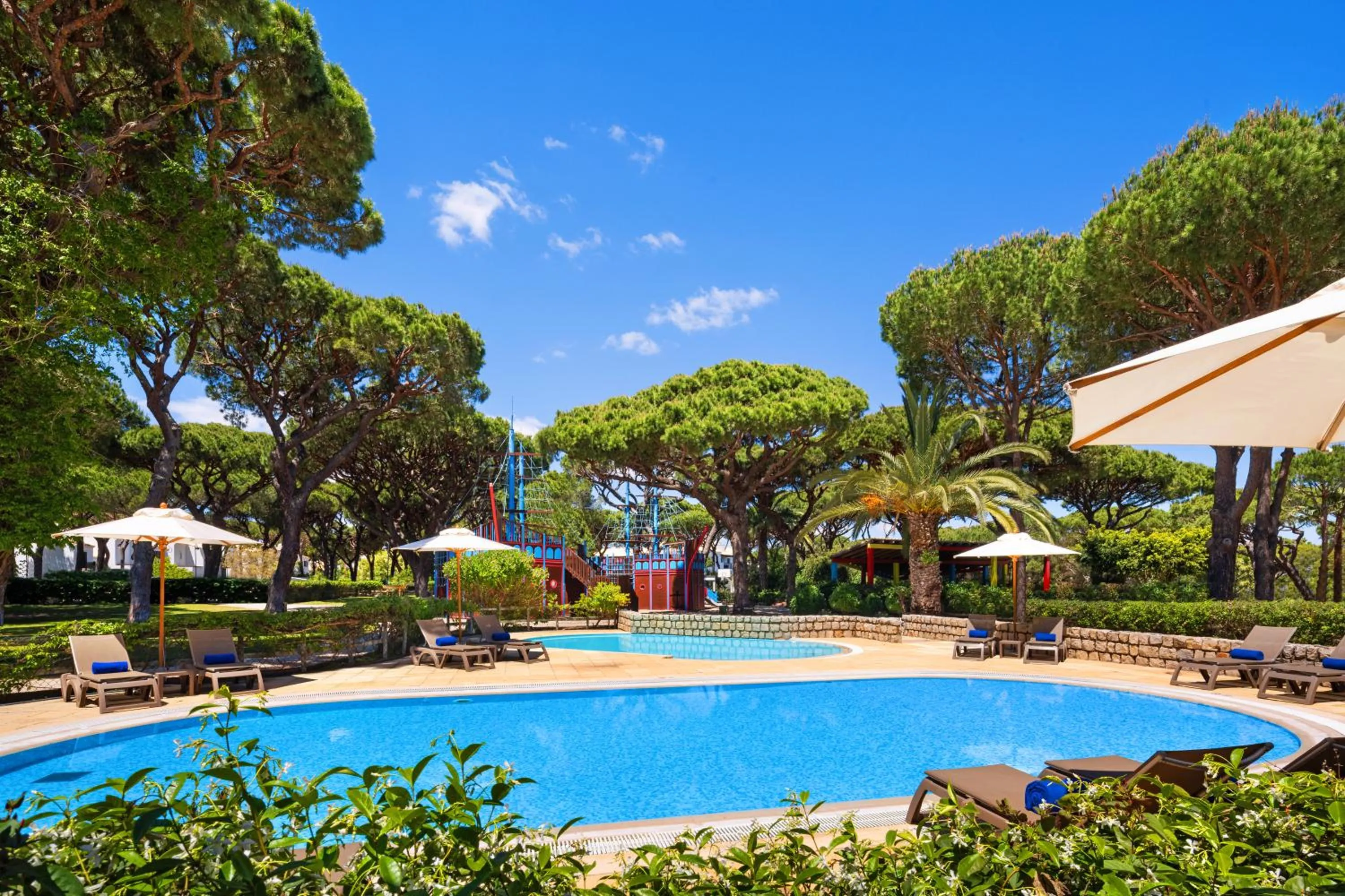 Swimming pool in Pine Cliffs Village