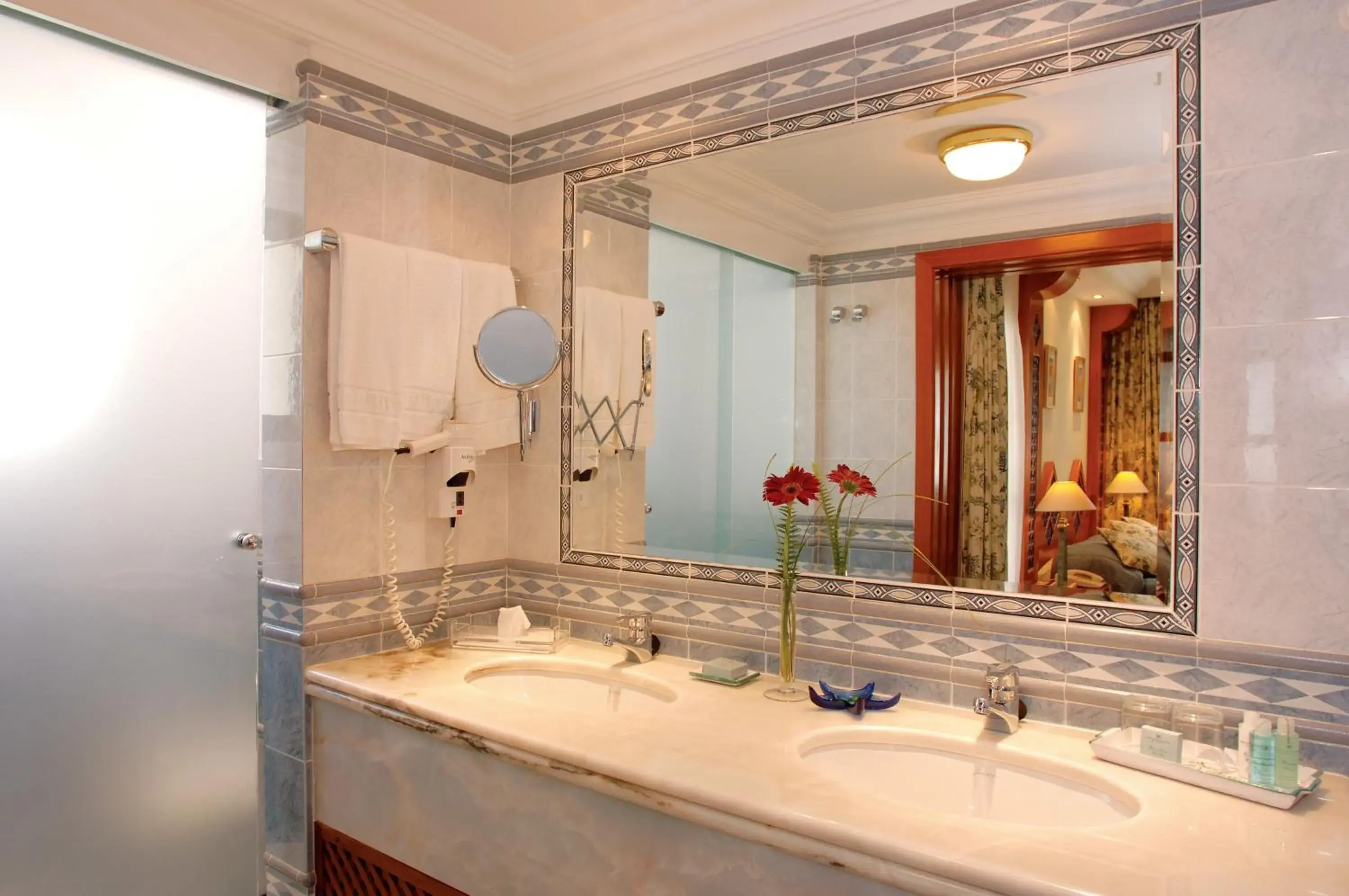 Bathroom in Pine Cliffs Village Bathroom in Pine Cliffs Village