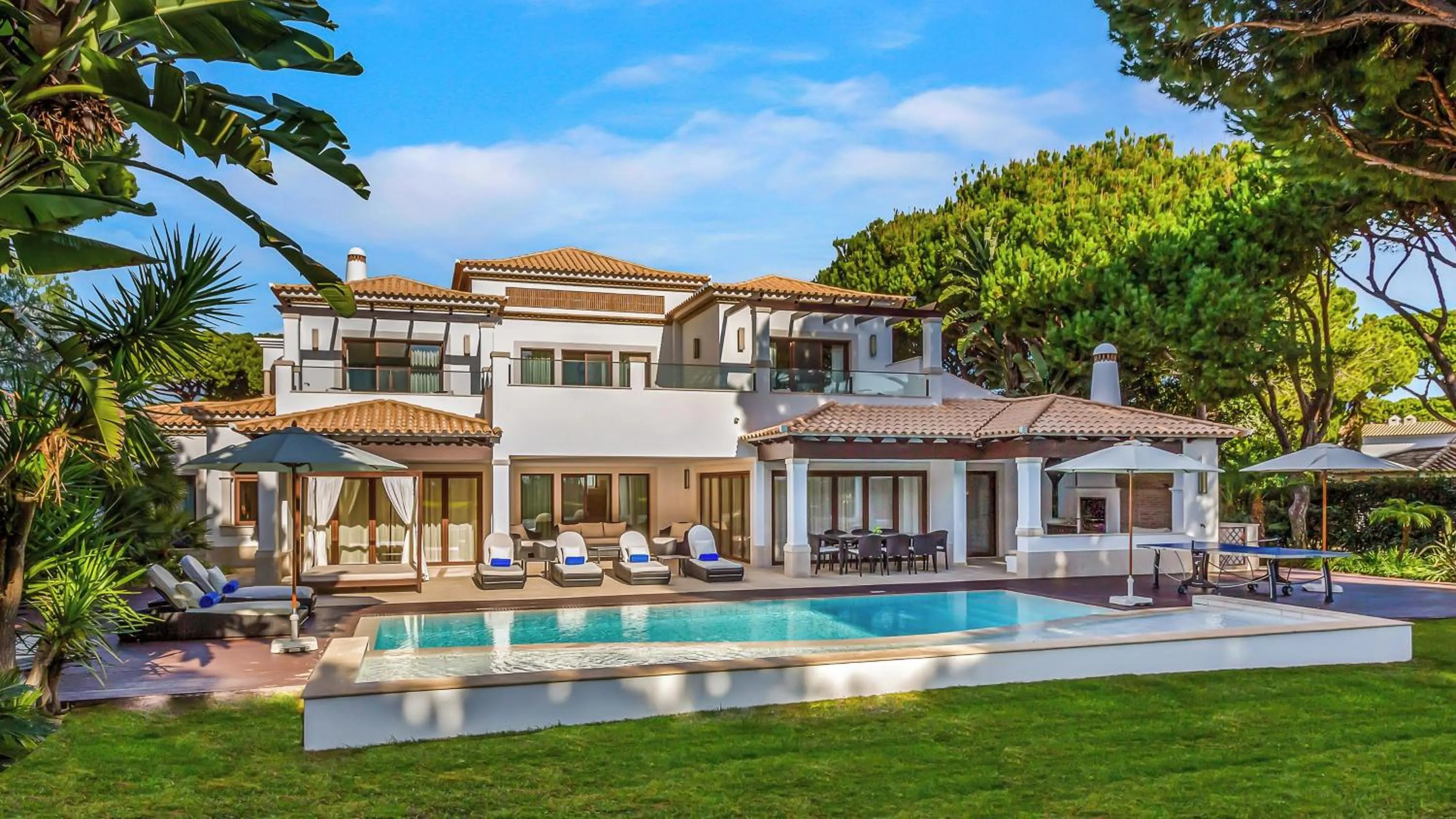 Property building in Pine Cliffs Village