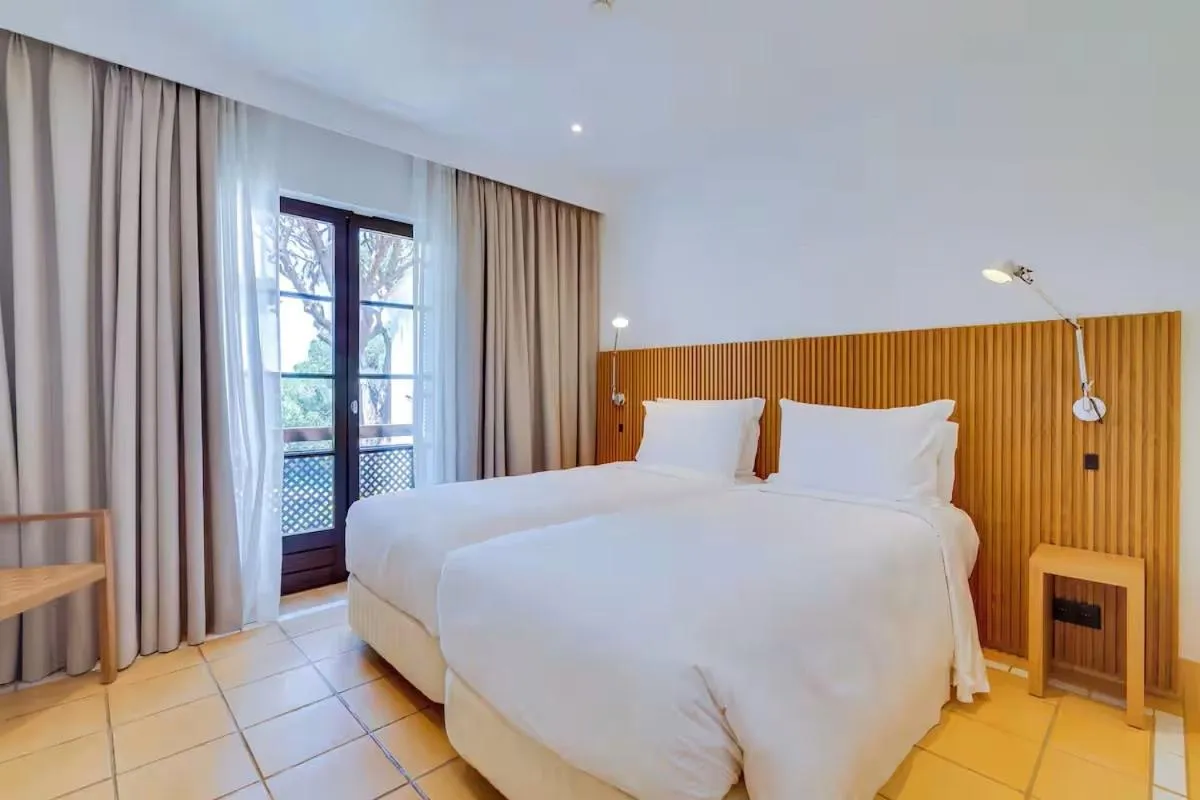 Bedroom, Bed in Pine Cliffs Village