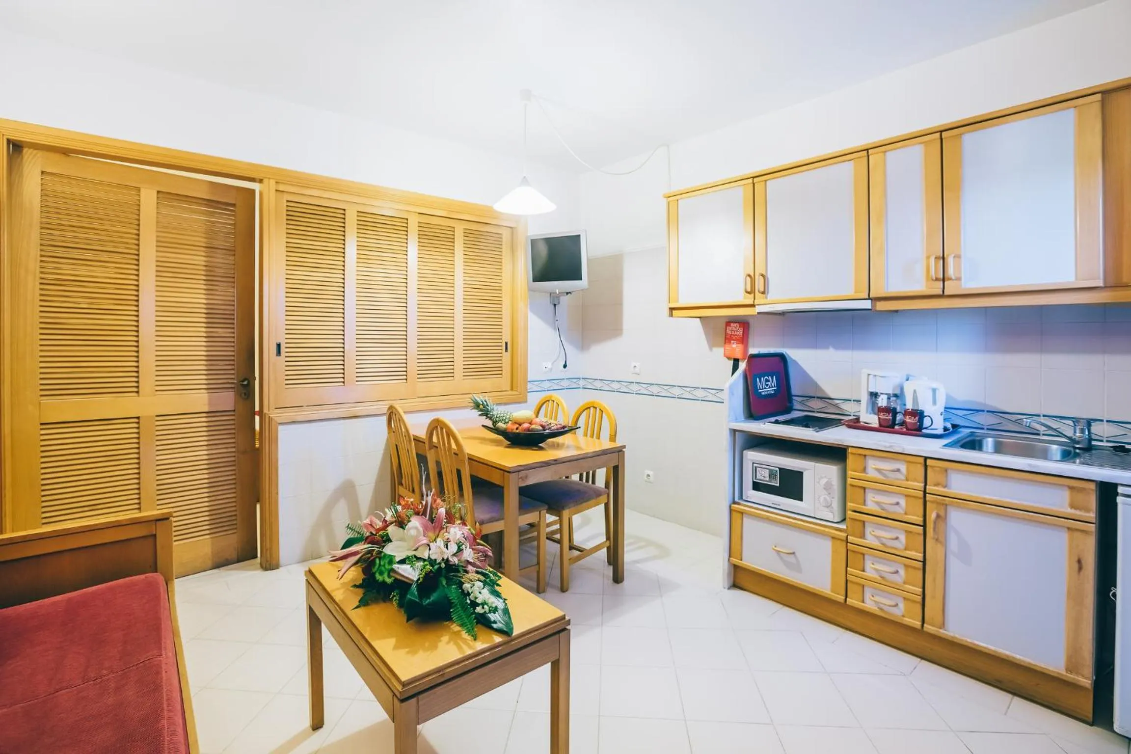Kitchen or kitchenette in Grand Muthu Forte Da Oura