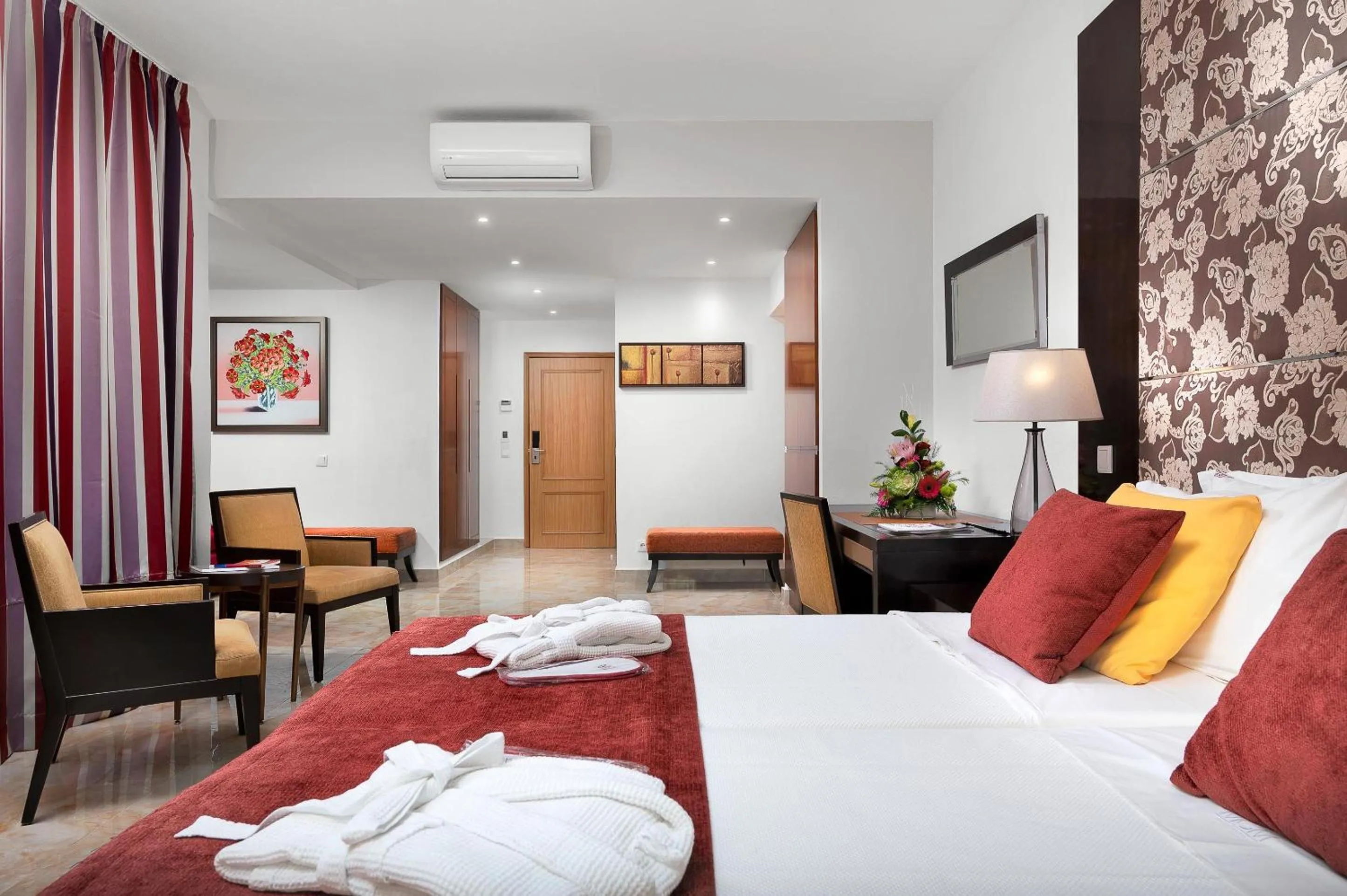 Bedroom, Bed in Grand Muthu Forte Da Oura