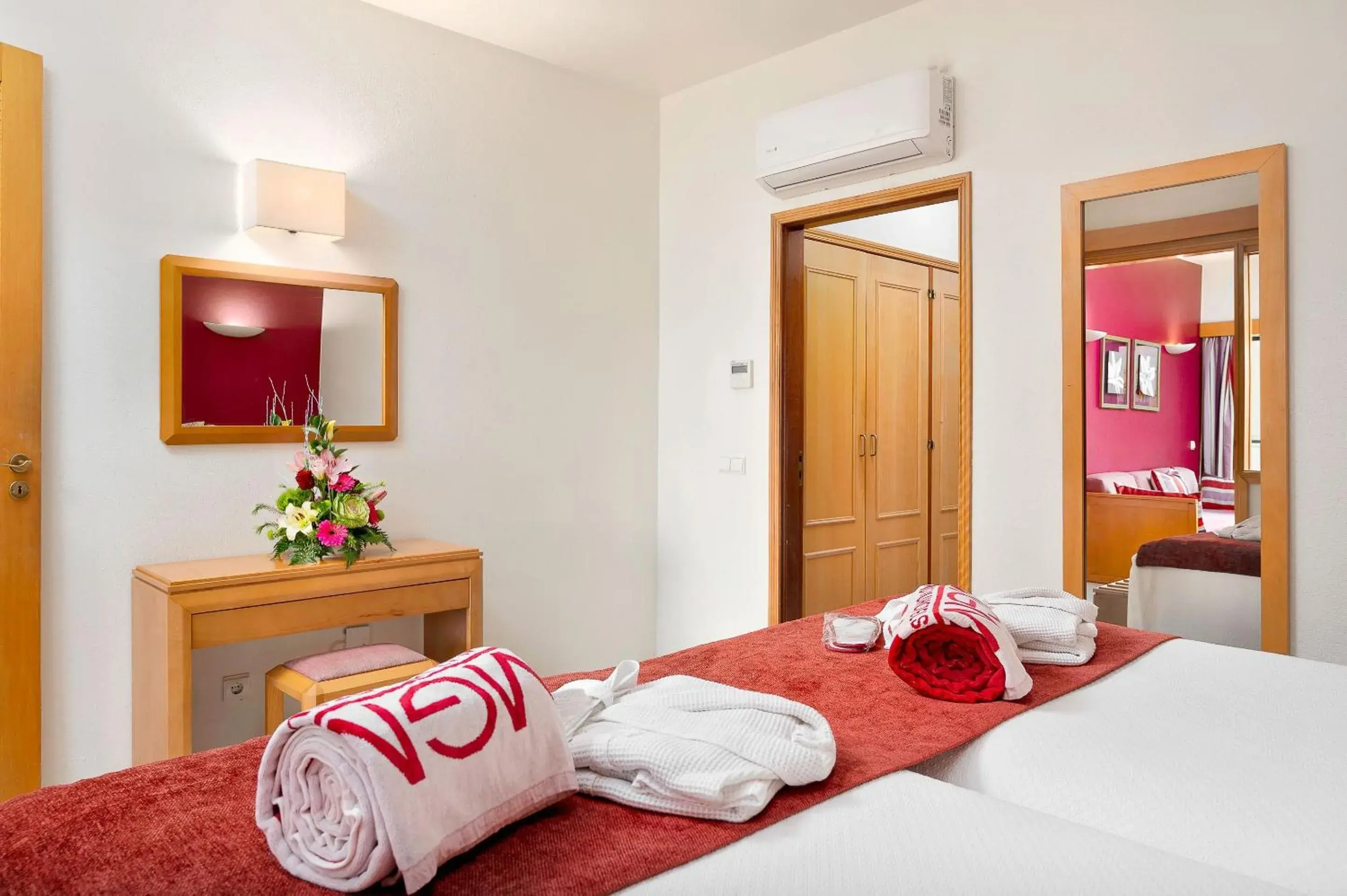 Bedroom, Bed in Grand Muthu Forte Da Oura Bedroom, Bed in Grand Muthu Forte Da Oura