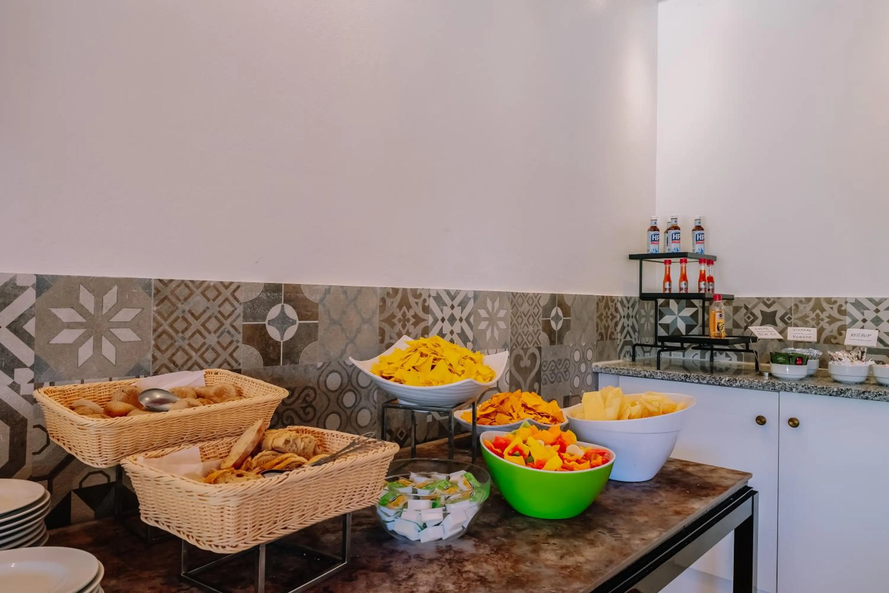 Restaurant/places to eat in Grand Muthu Forte Da Oura