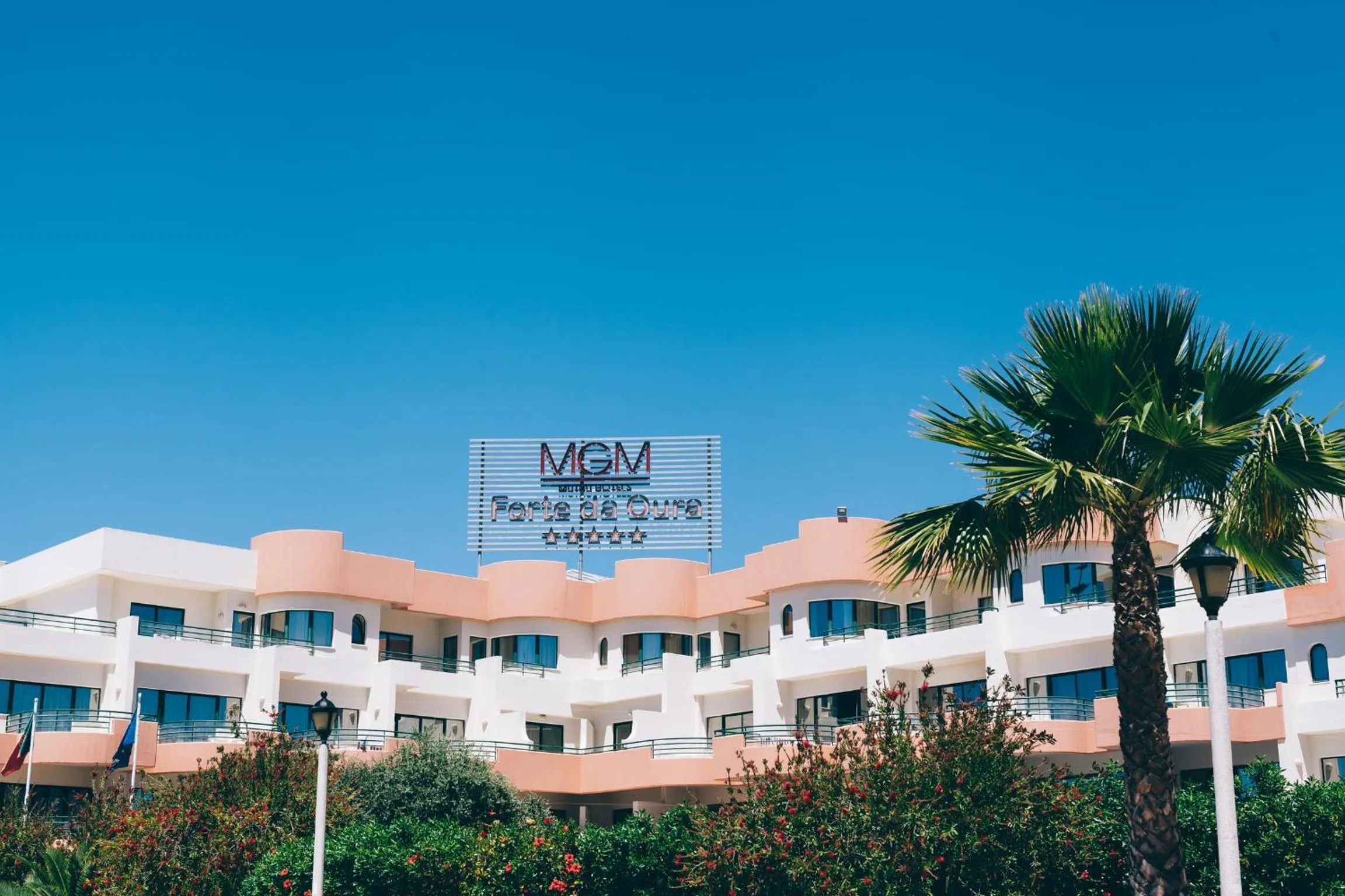 Street view in Grand Muthu Forte Da Oura