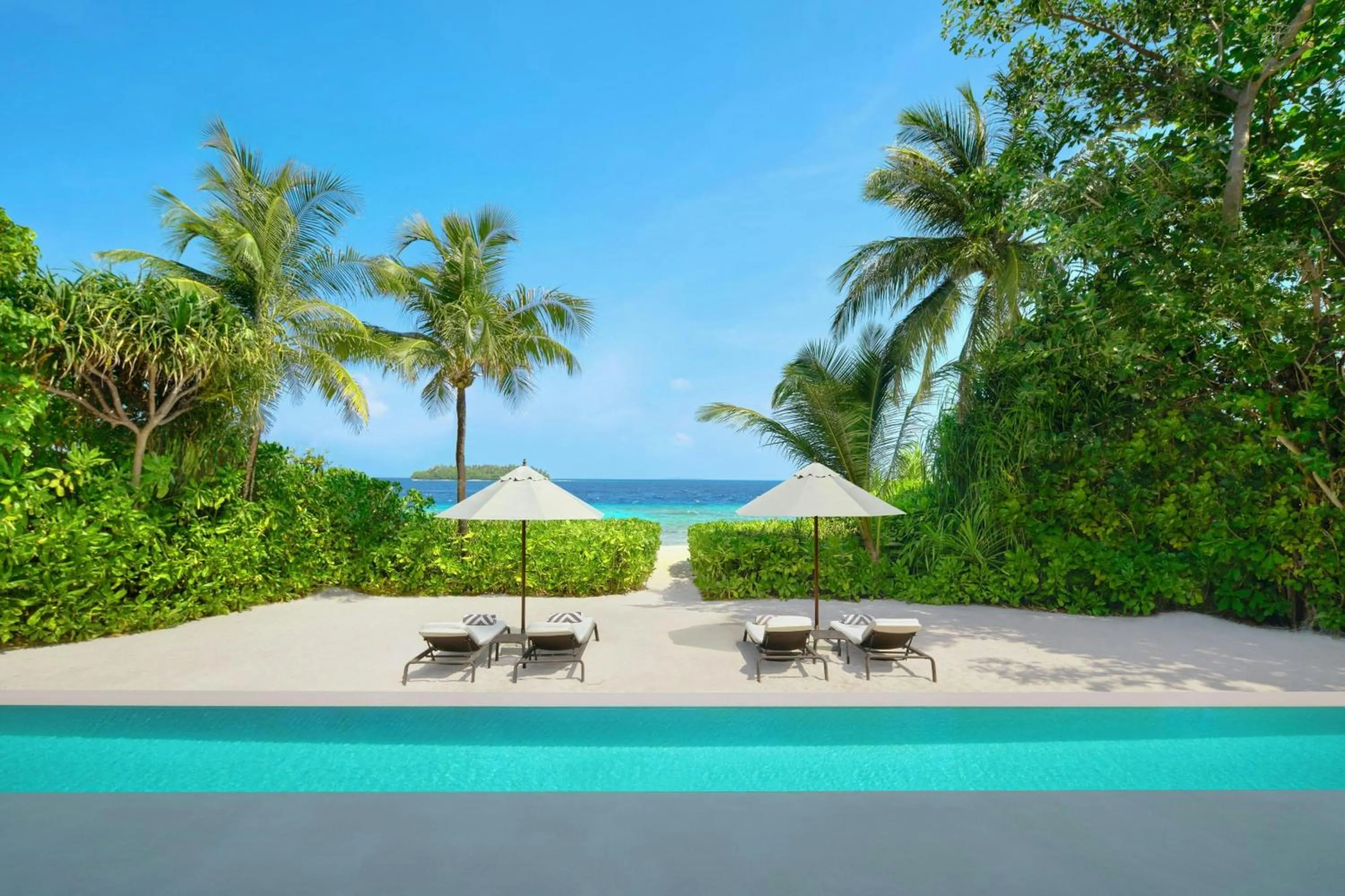 Swimming pool in The Westin Maldives Miriandhoo Resort