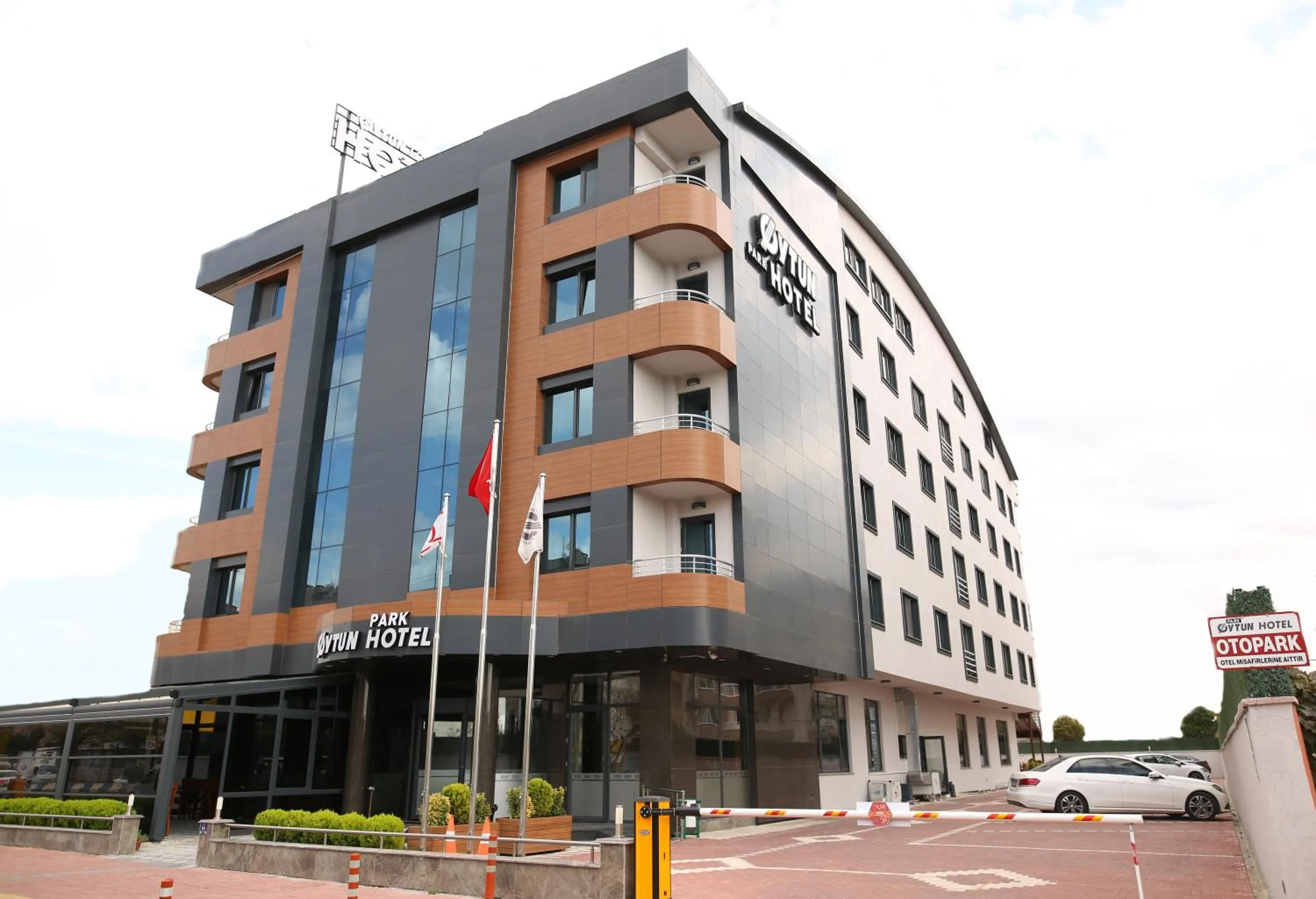 Facade/entrance in Oytun Park Hotel