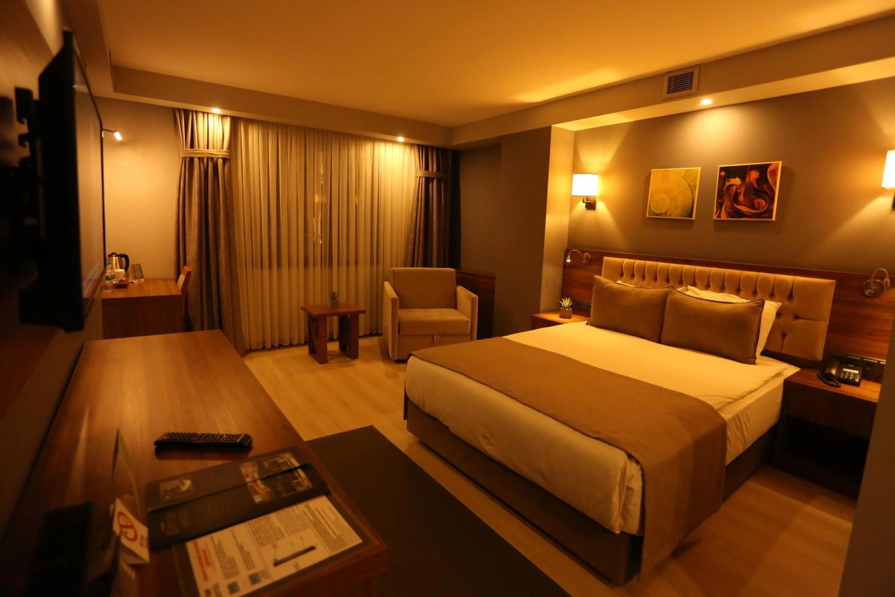 Bed in Oytun Park Hotel