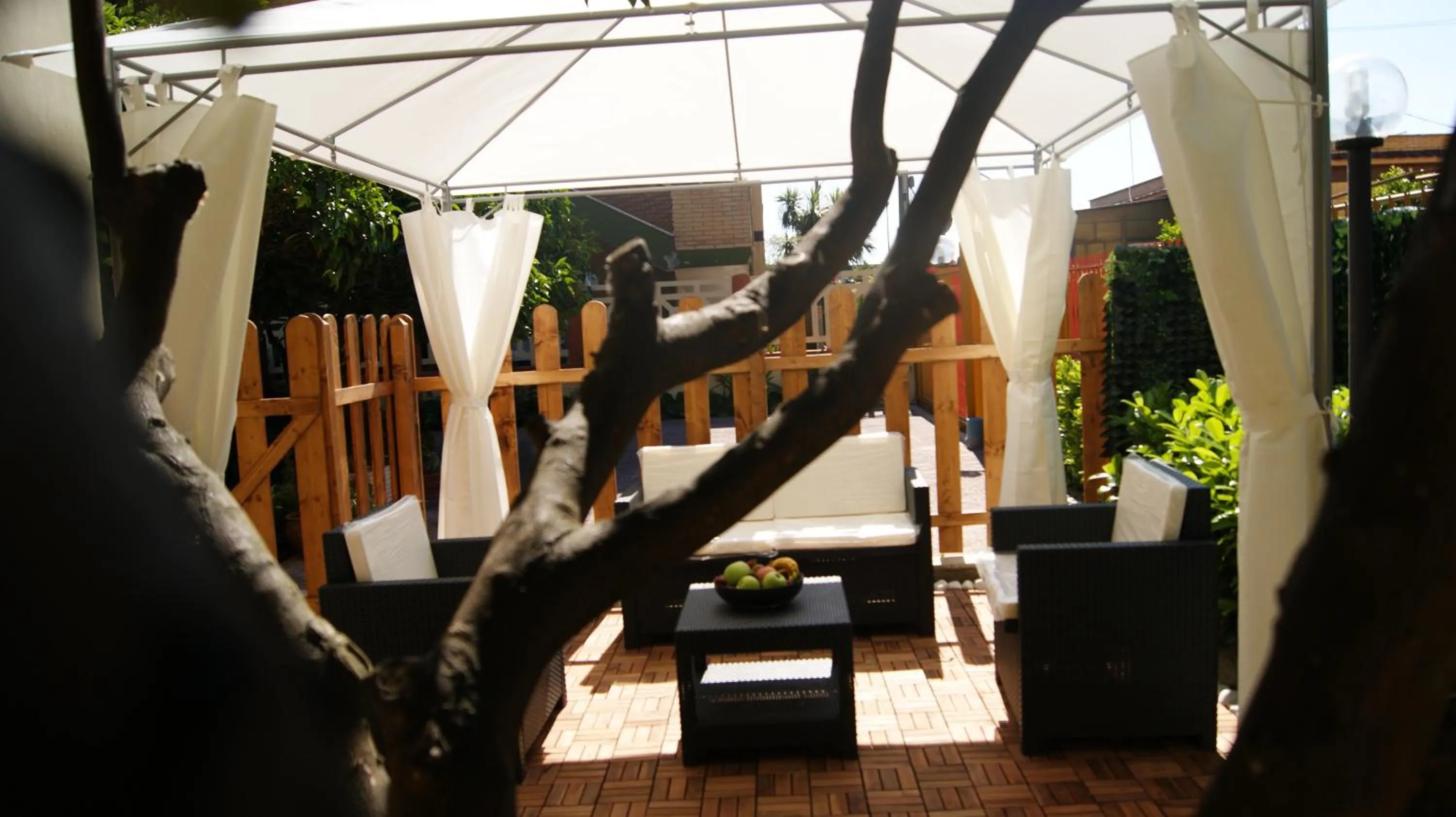 Garden in Vegan Inn Airport - Adults Only - LATE CHECK IN