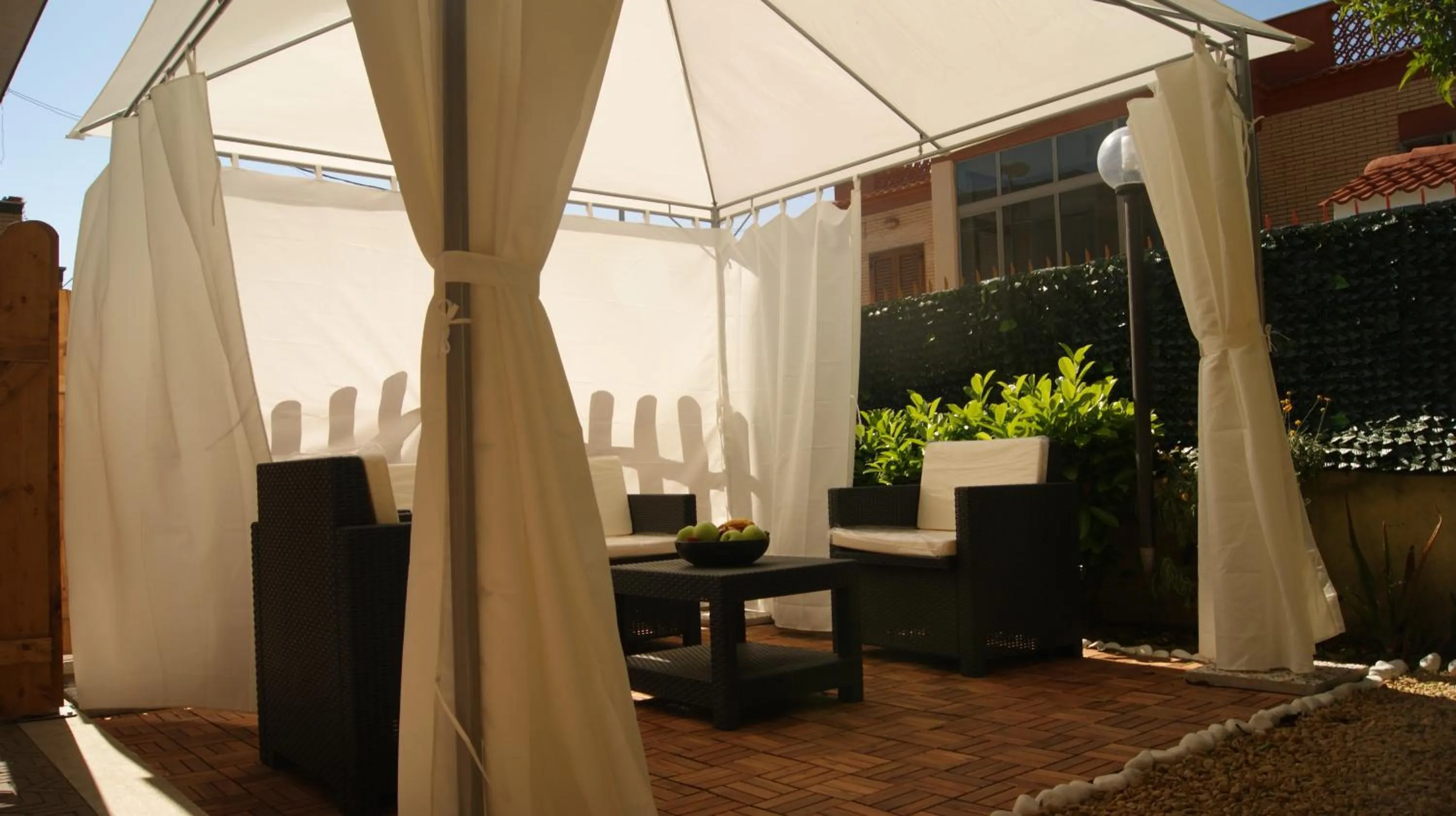 Restaurant/places to eat in Vegan Inn Airport - Adults Only - LATE CHECK IN