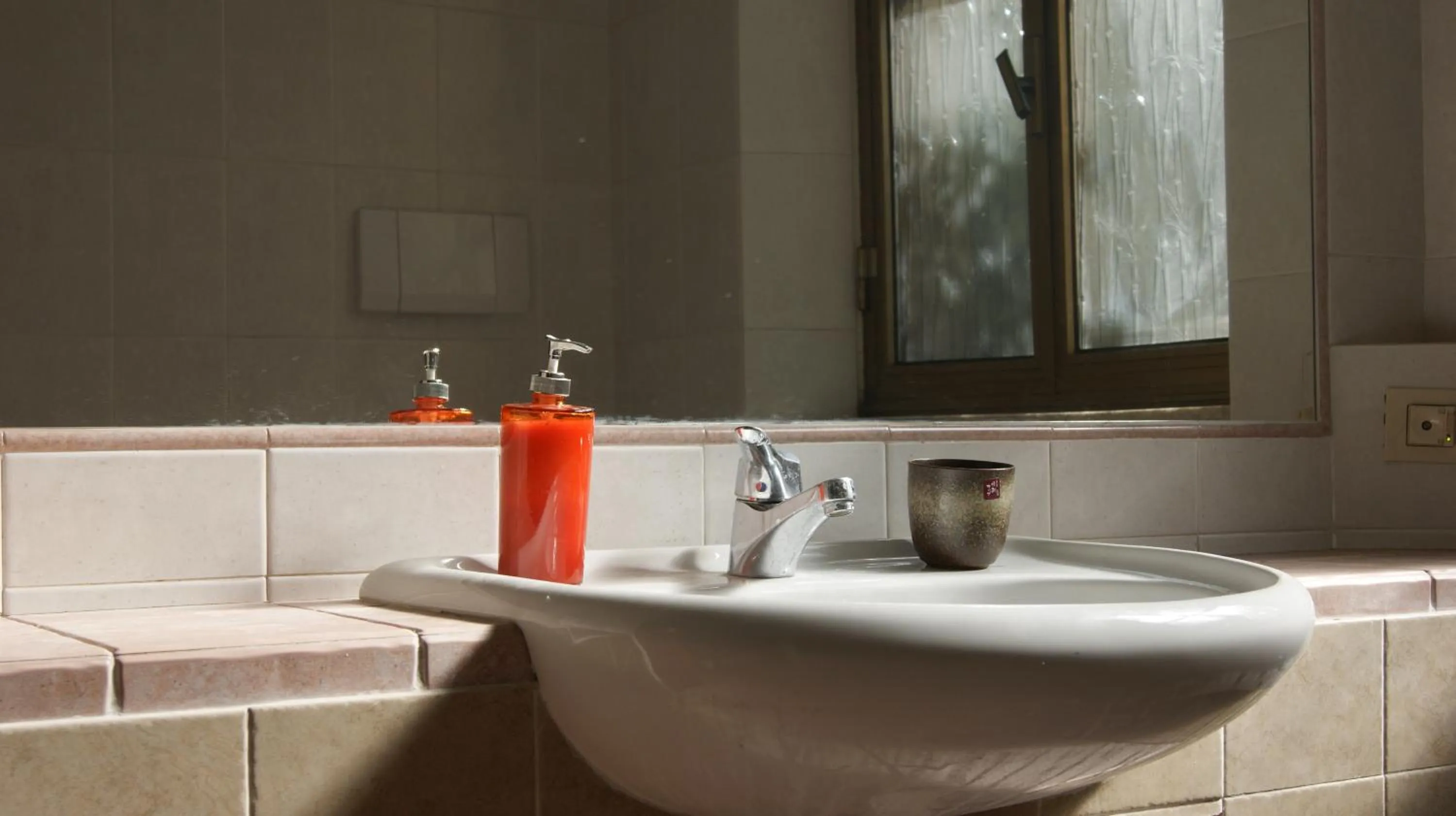 Bathroom in Vegan Inn Airport - Adults Only - LATE CHECK IN