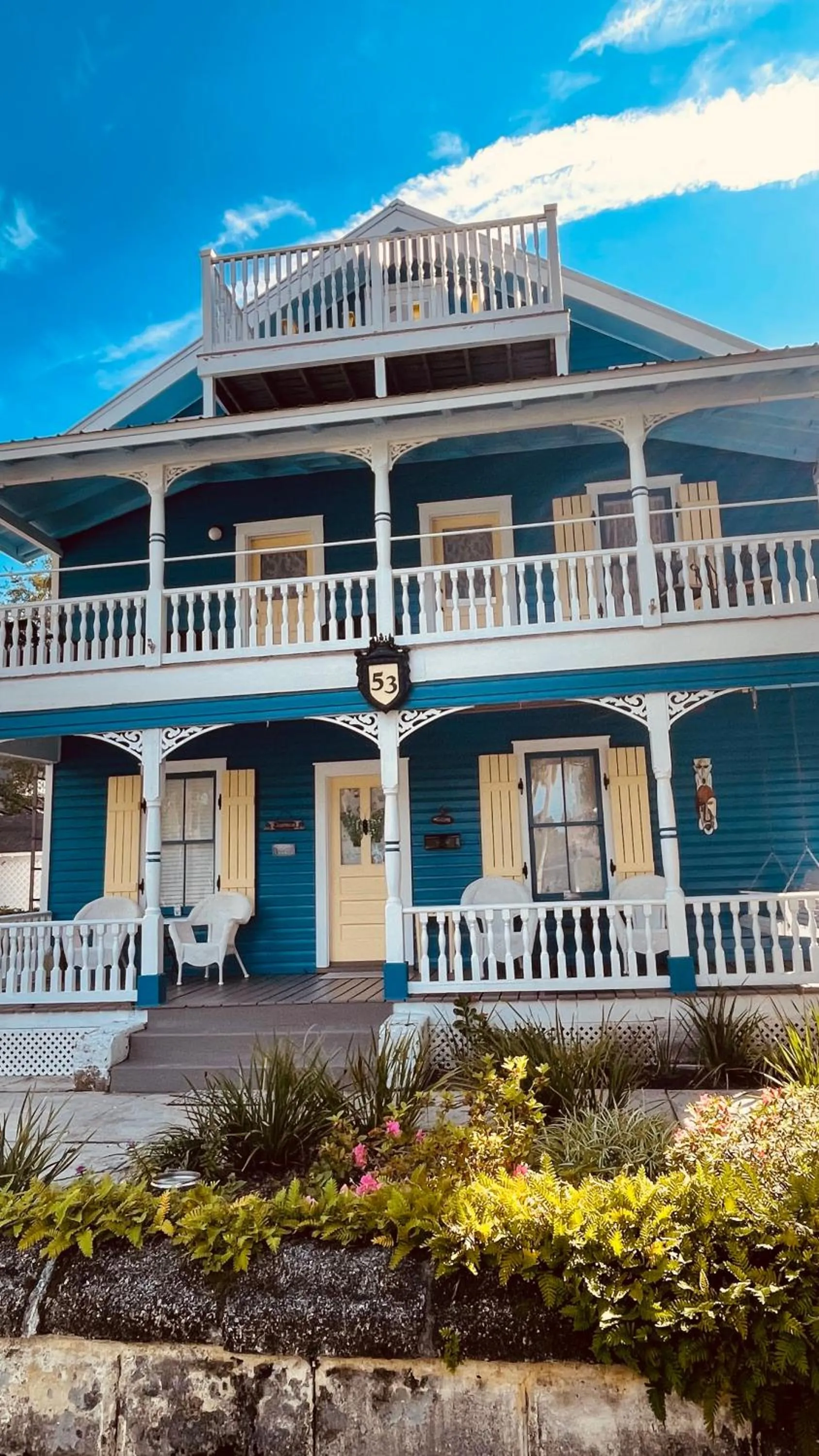 Adorable Historic Downtown Apartment