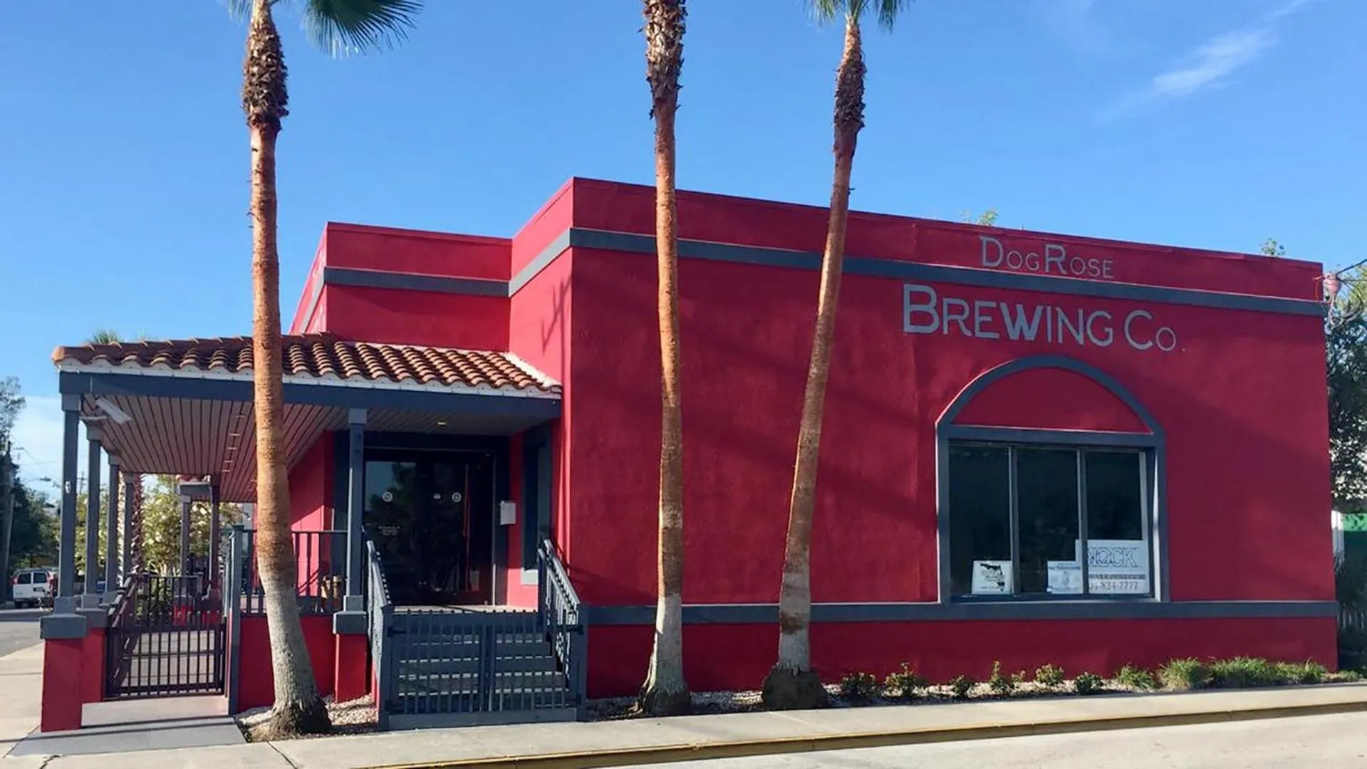 Restaurant/places to eat in Adorable Historic Downtown Apartment