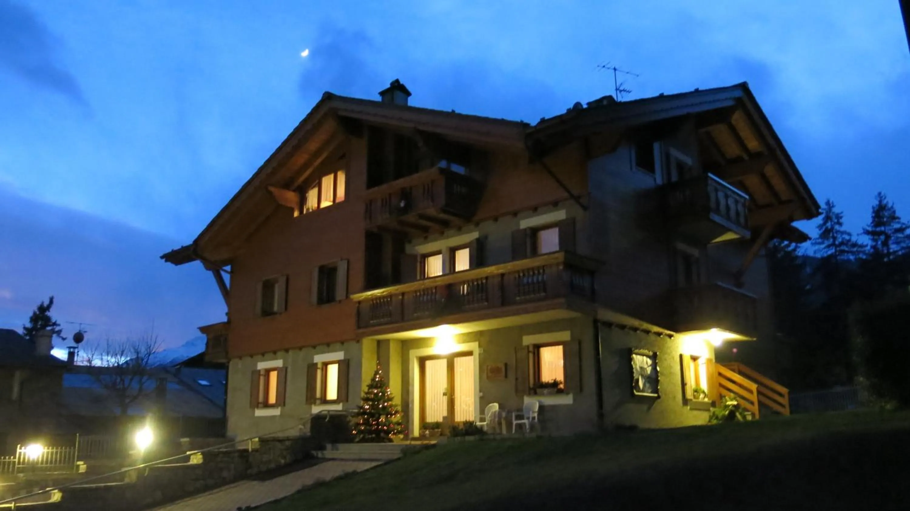 Property building in Baita al Pian