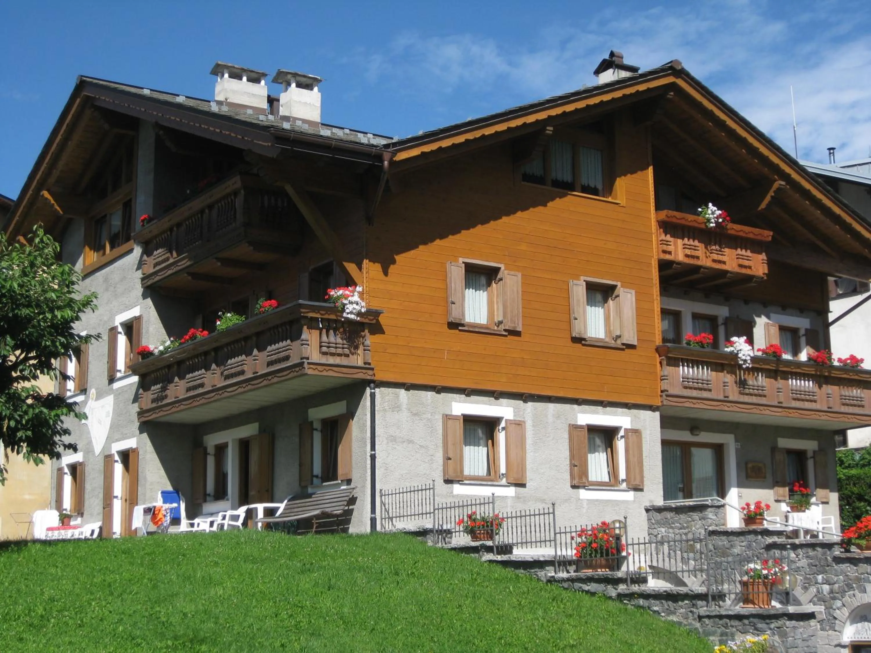 Facade/entrance in Baita al Pian