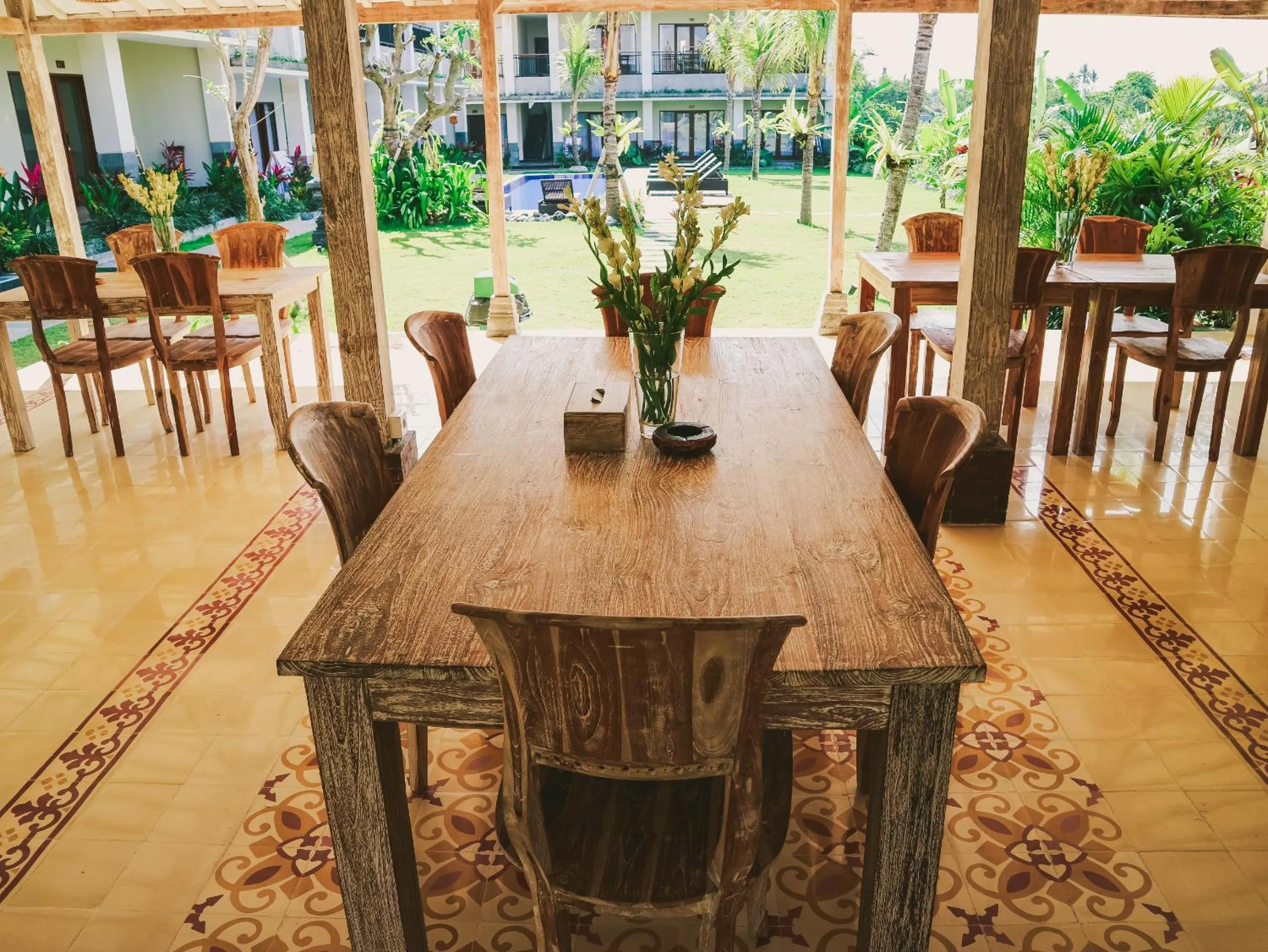 Restaurant/places to eat in Puri Canggu Rooms 2