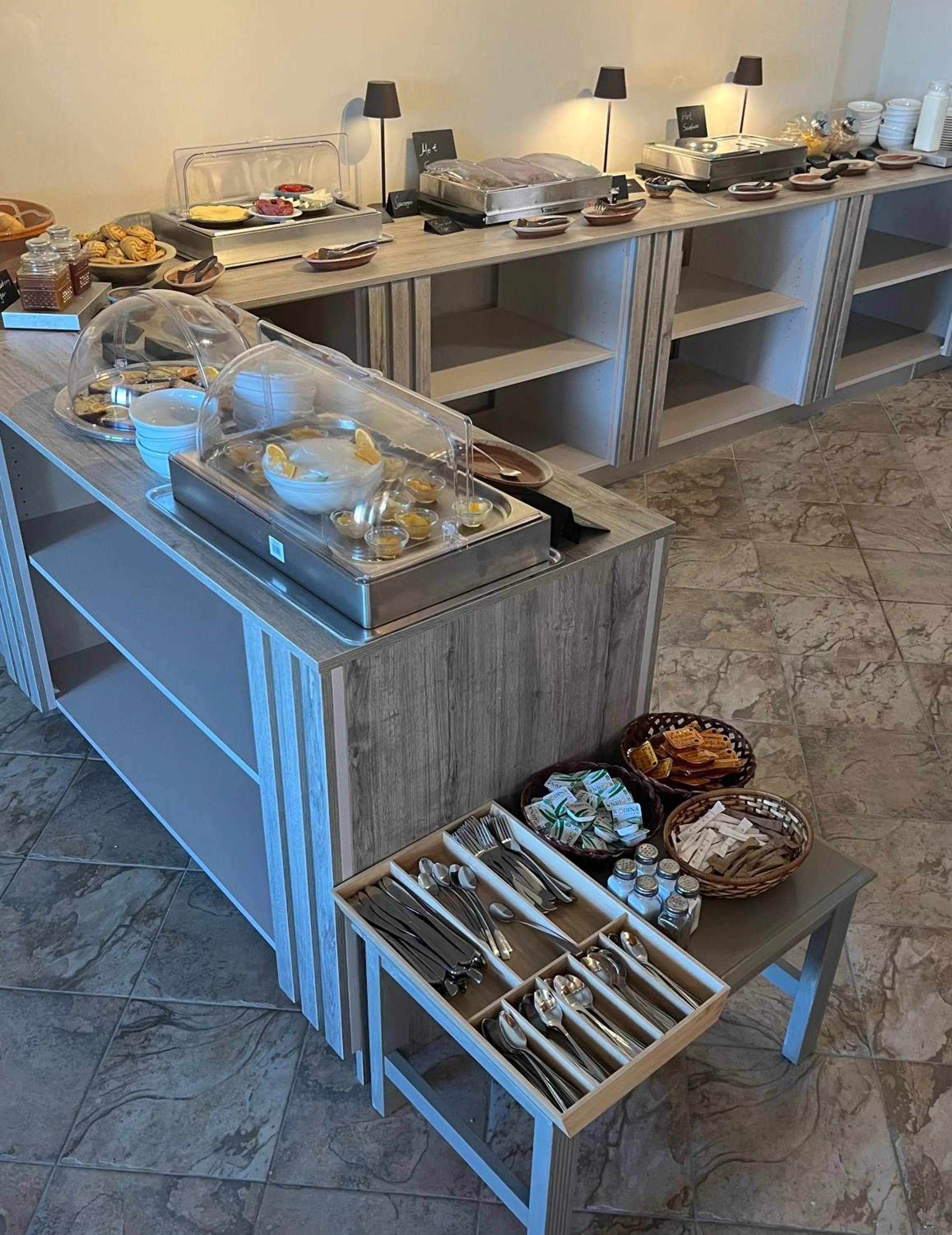 Breakfast in Pantheon Apartments & Studios