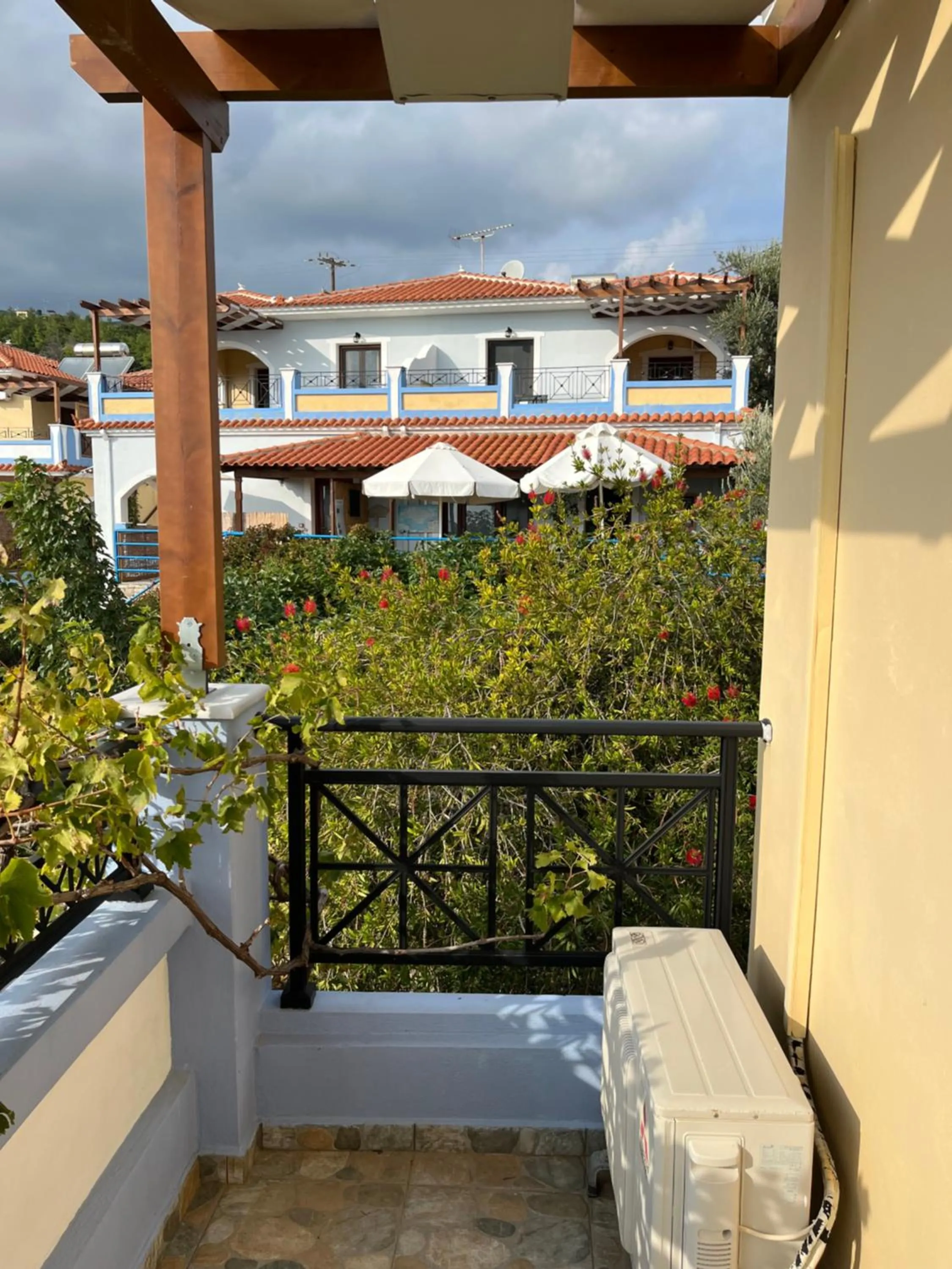 Pantheon Apartments & Studios