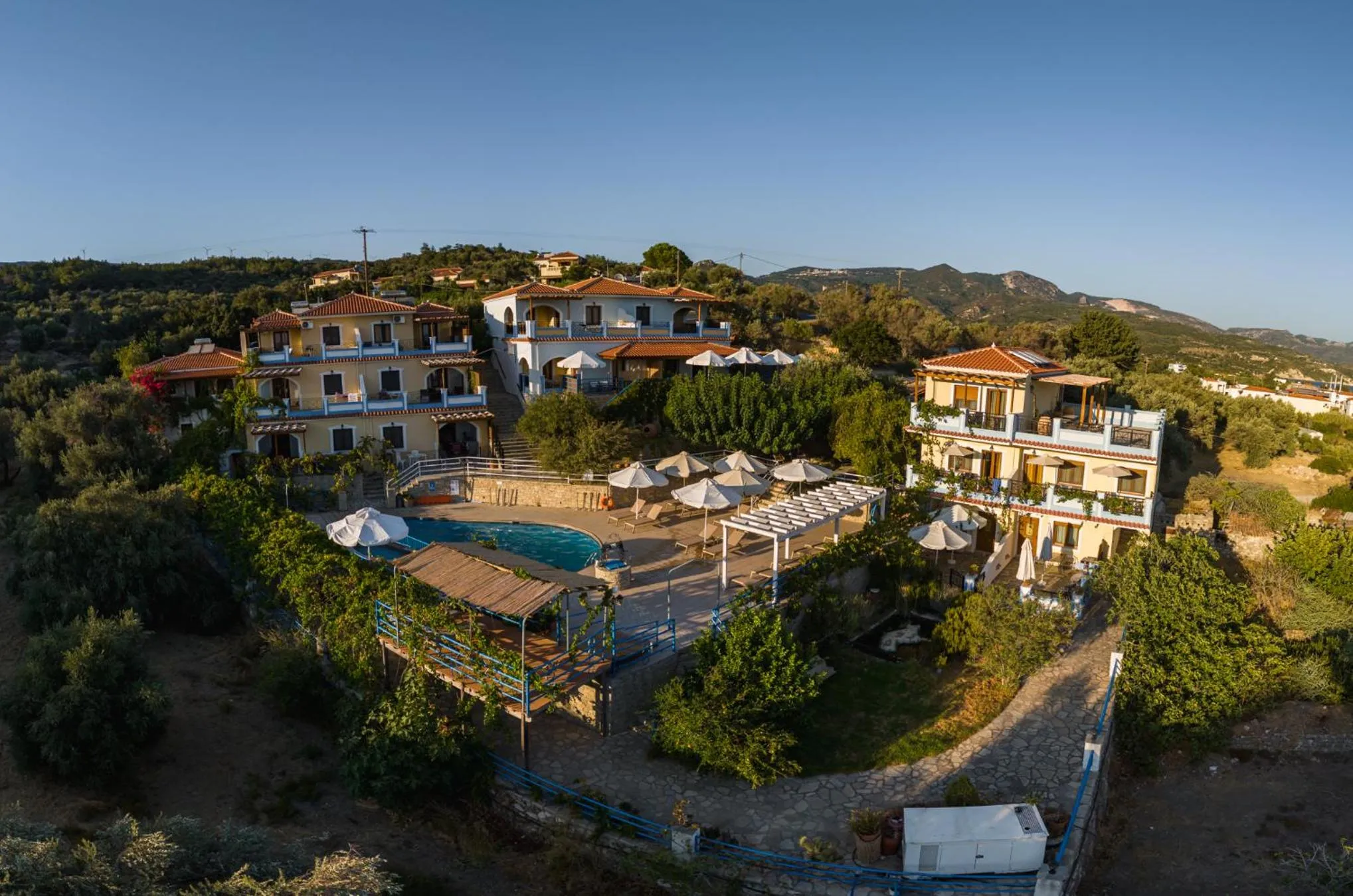 Pantheon Apartments & Studios