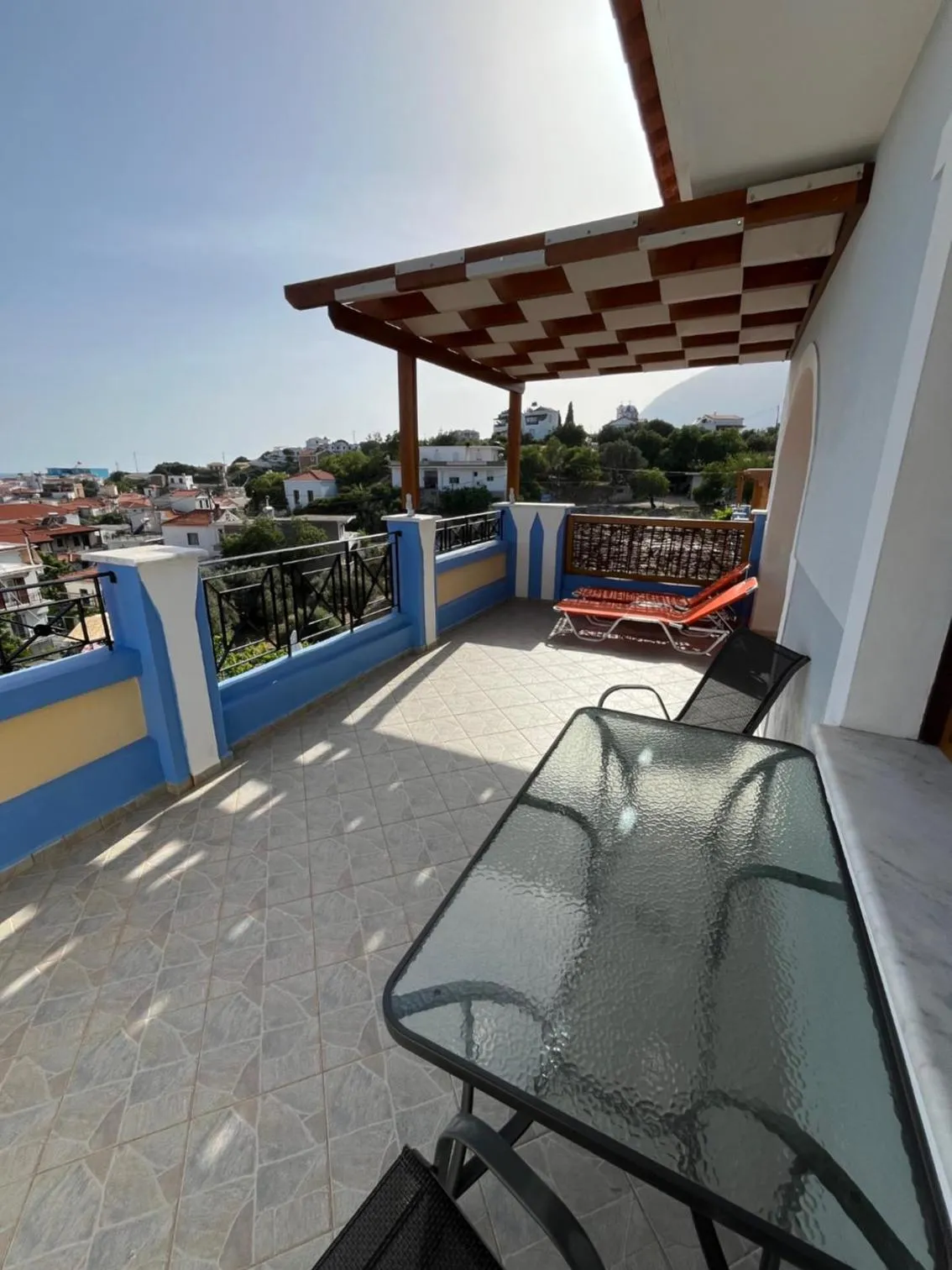 Pantheon Apartments & Studios