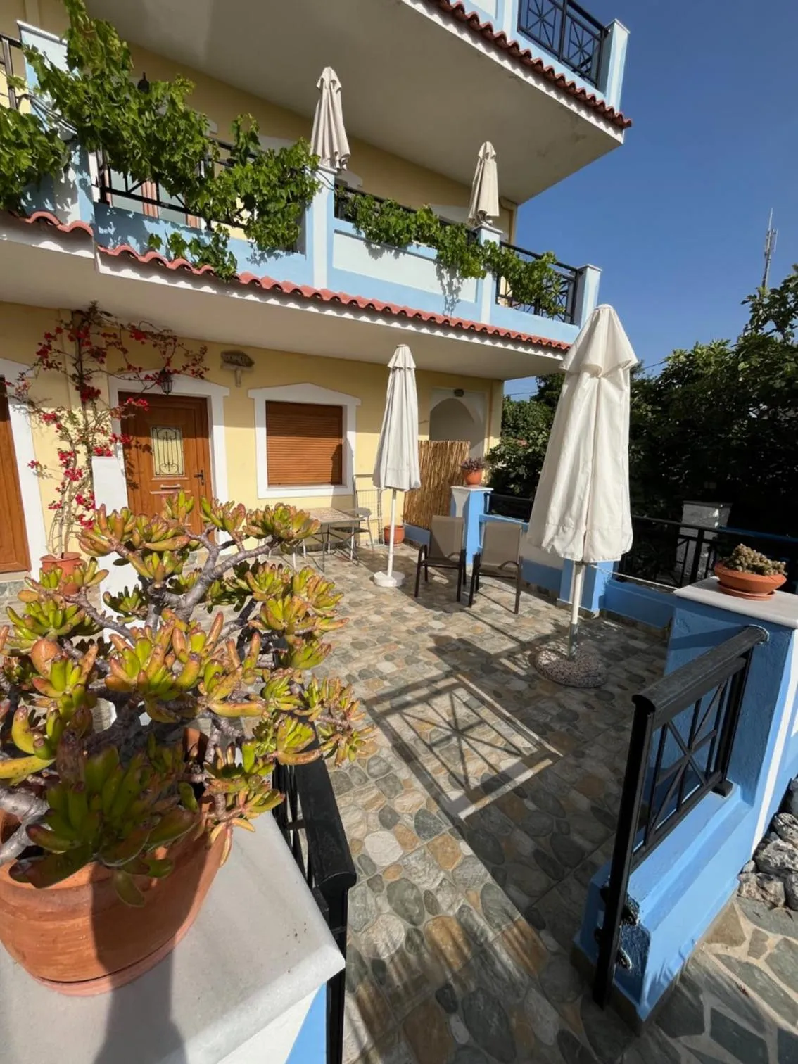 Balcony/Terrace in Pantheon Apartments & Studios