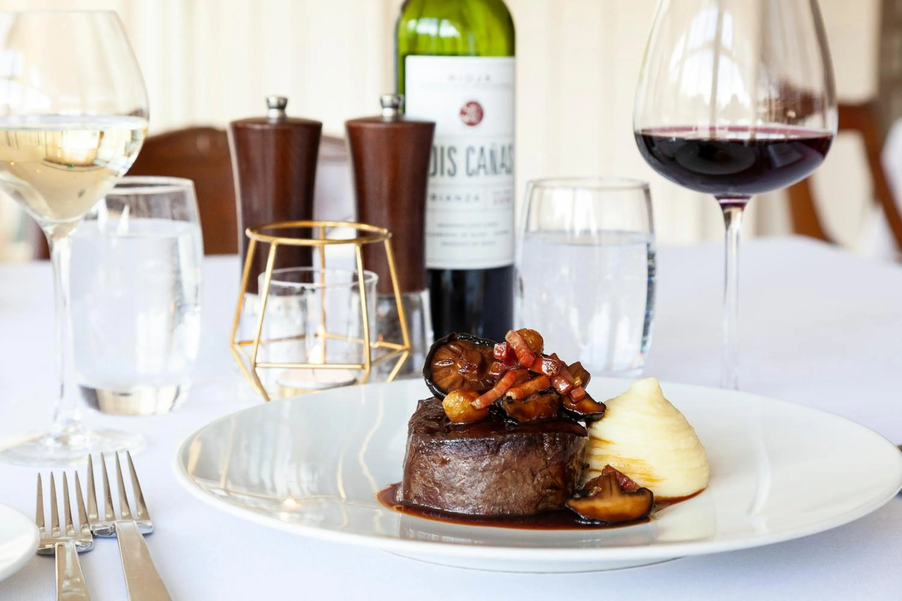 Restaurant/places to eat in Lough Eske Castle