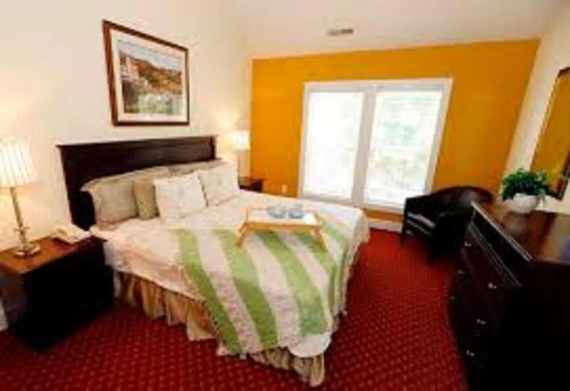Property building, Bed in King's Creek Resort