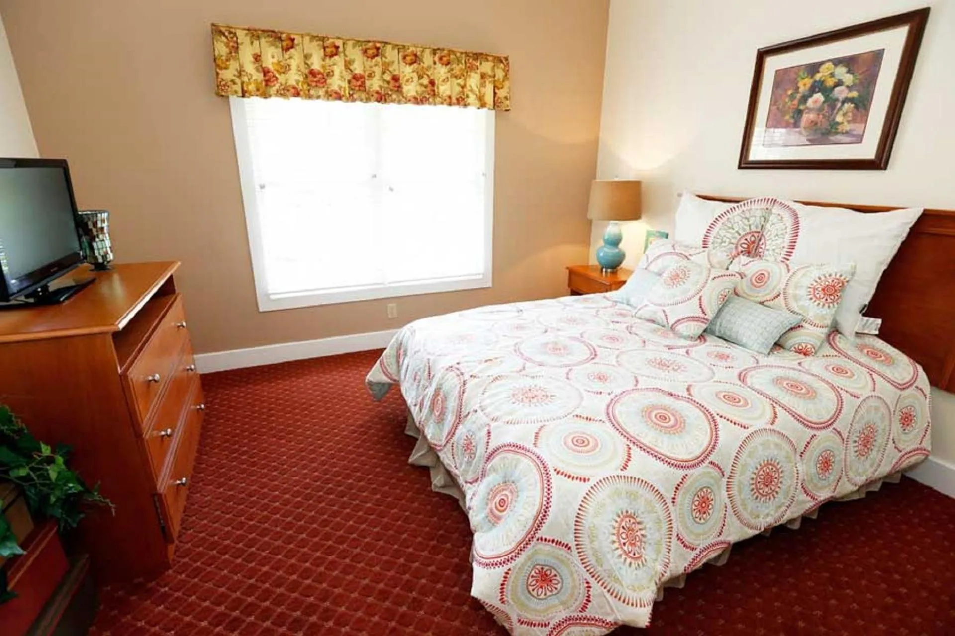 Patio, Bed in King's Creek Resort