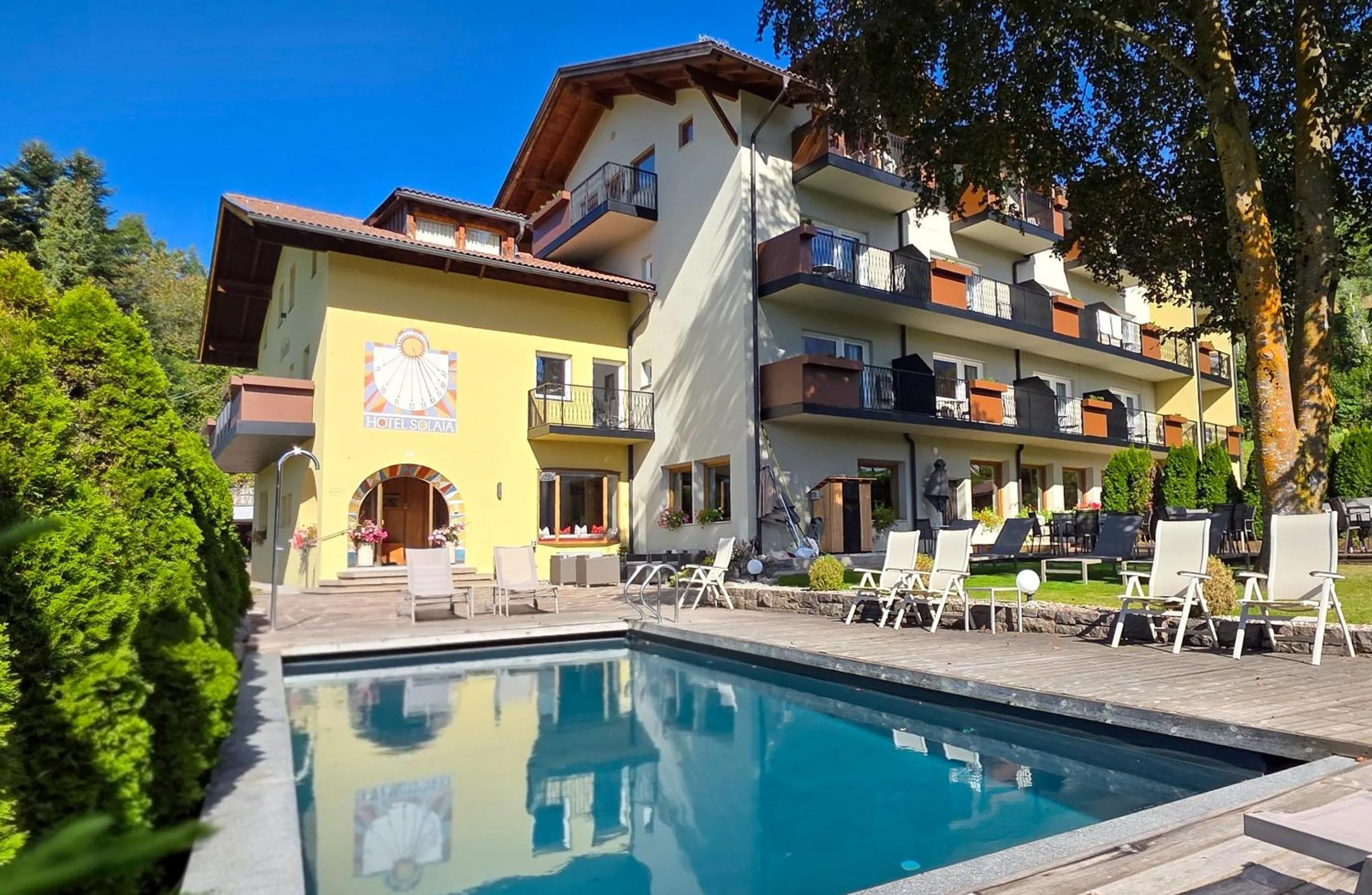 Solaia Hotel & Guesthouse