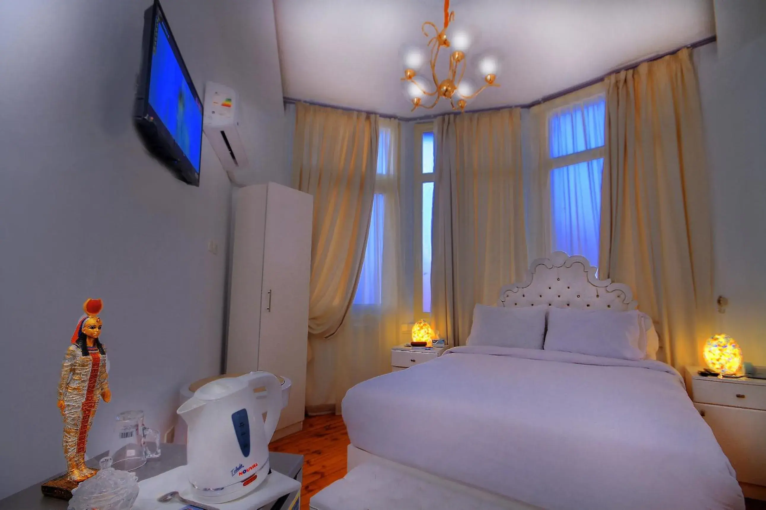 Deluxe Double Room with City View in Tahrir Plaza Suites - Museum View Deluxe Double Room with City View in Tahrir Plaza Suites - Museum View