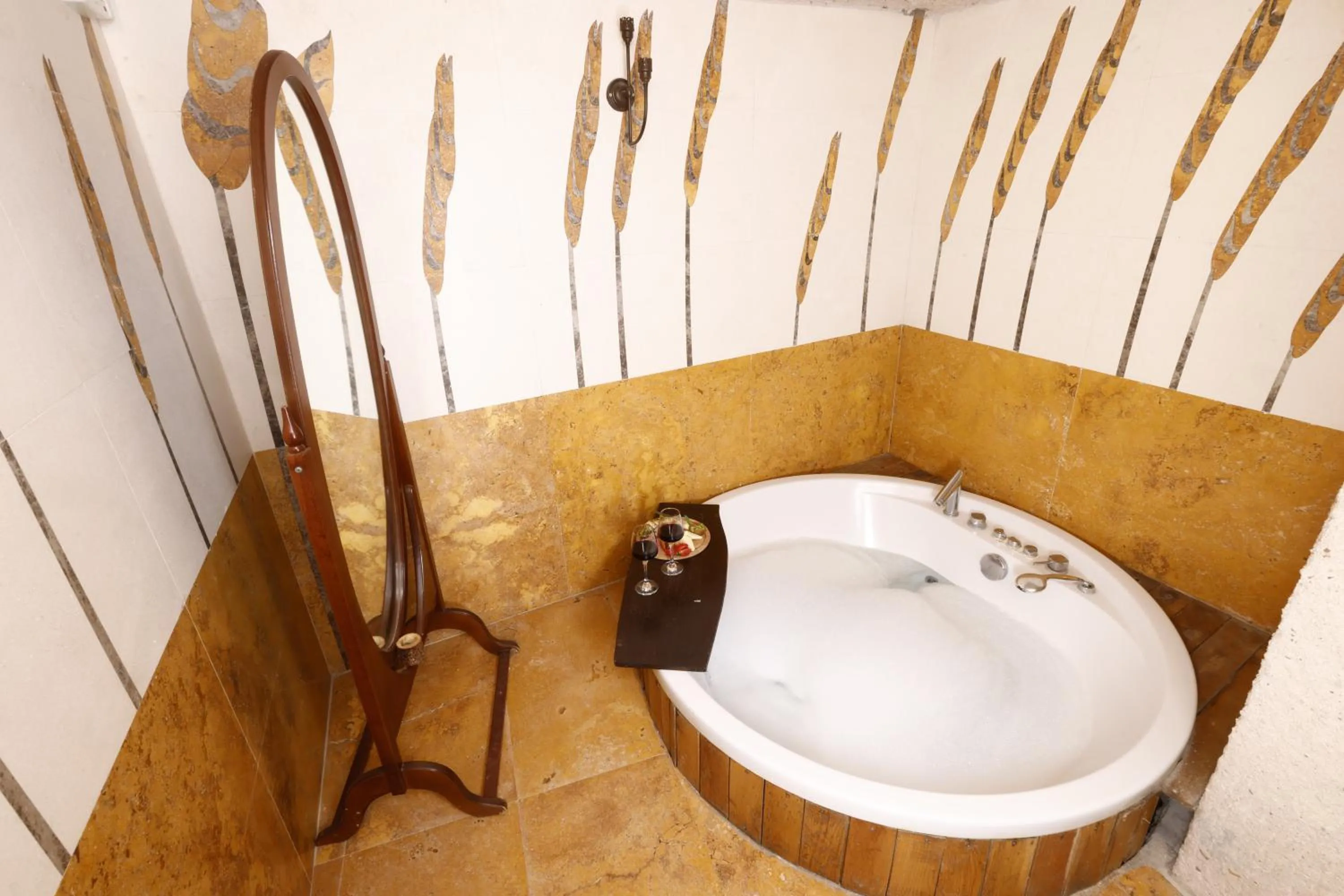 Hot Tub in Anatelein Cave Hotel