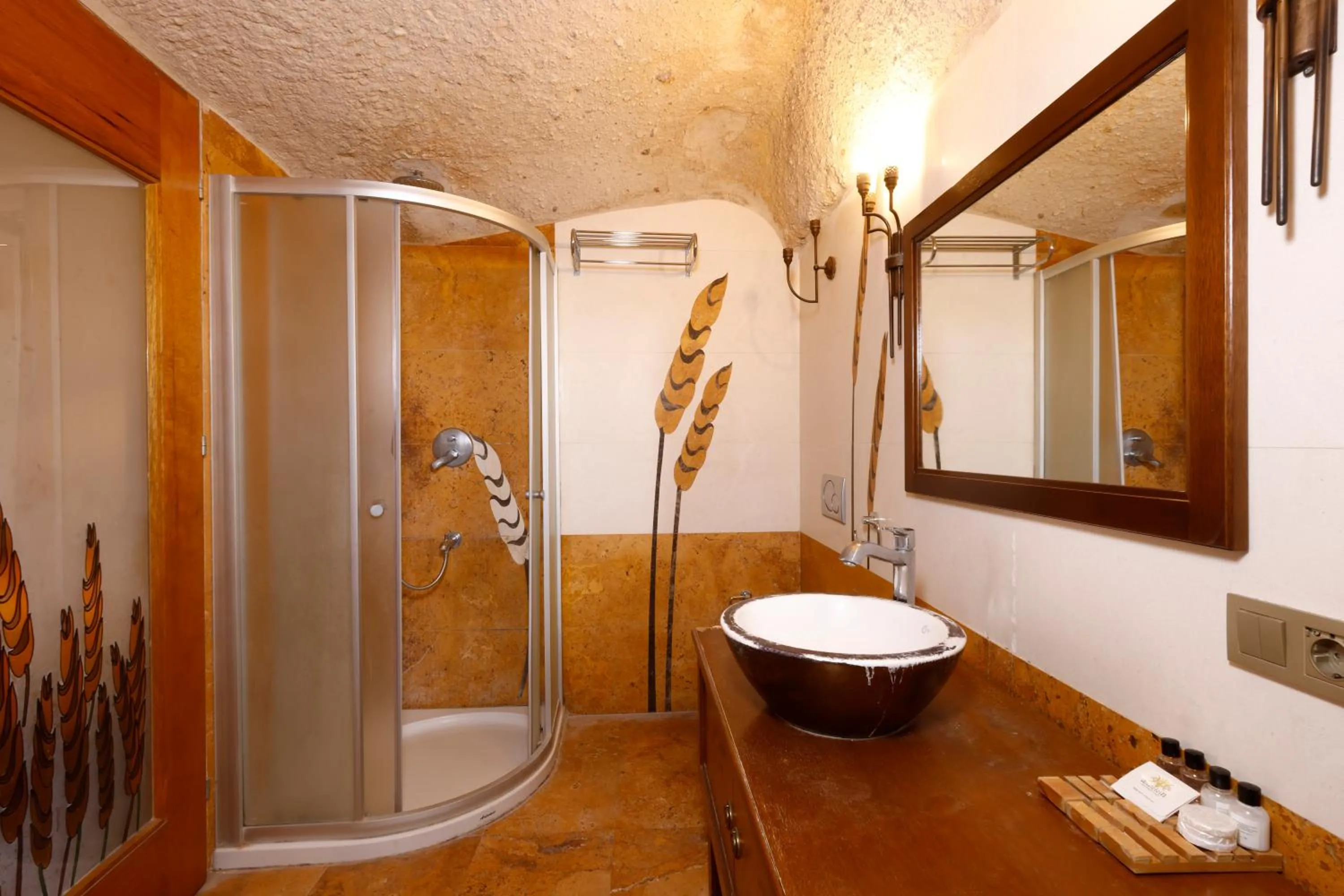 Shower in Anatelein Cave Hotel