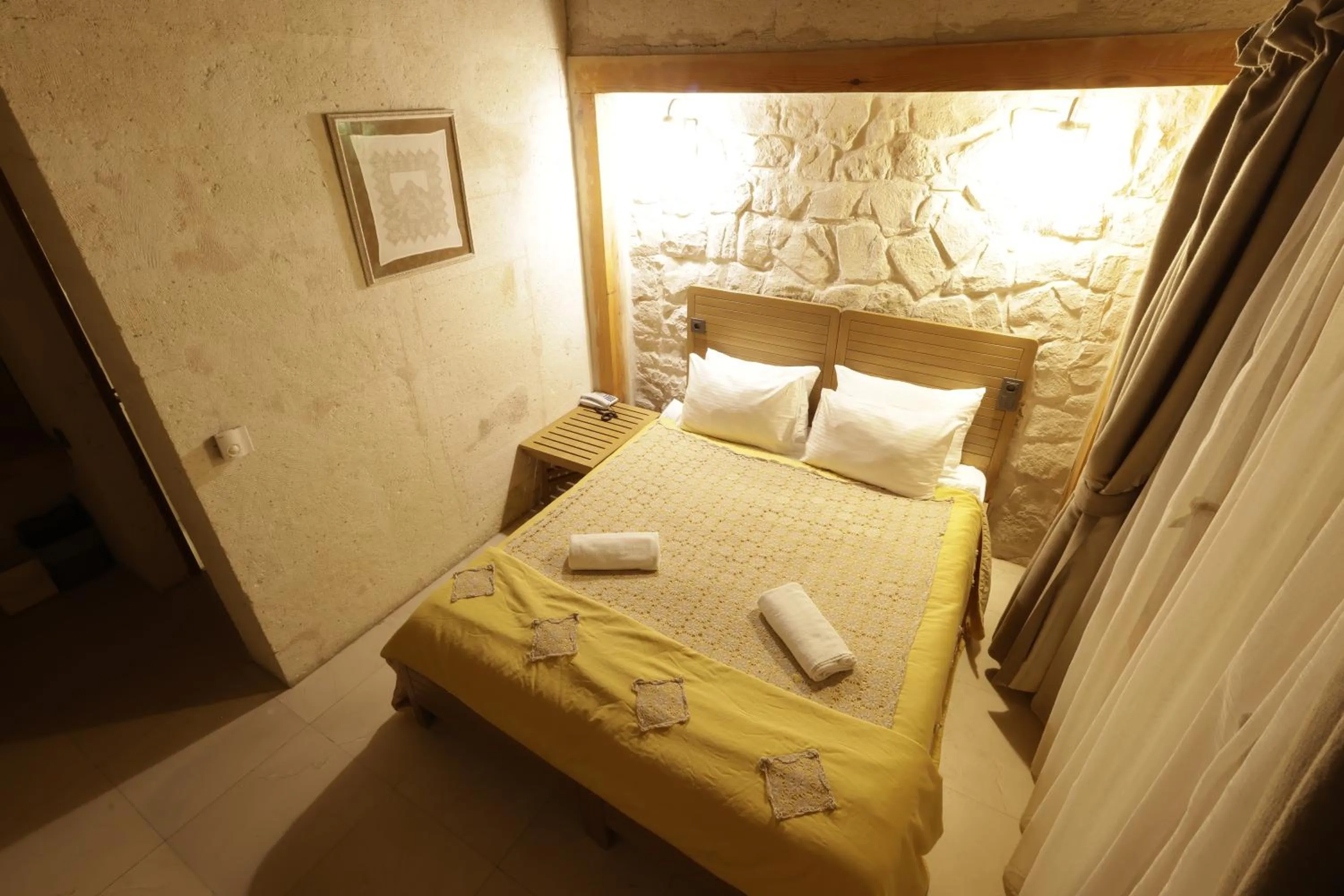 Bed in Anatelein Cave Hotel