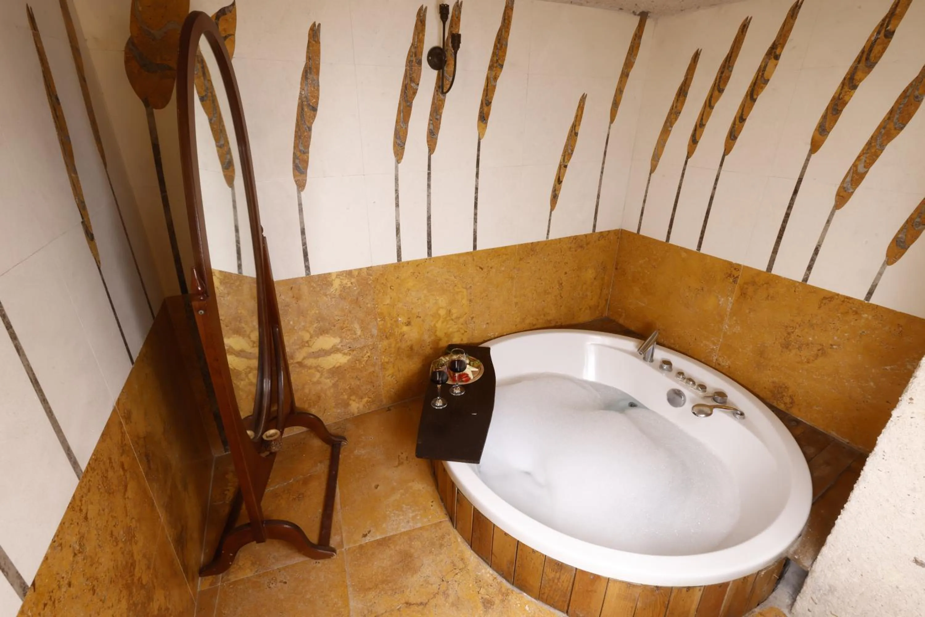 Hot Tub in Anatelein Cave Hotel