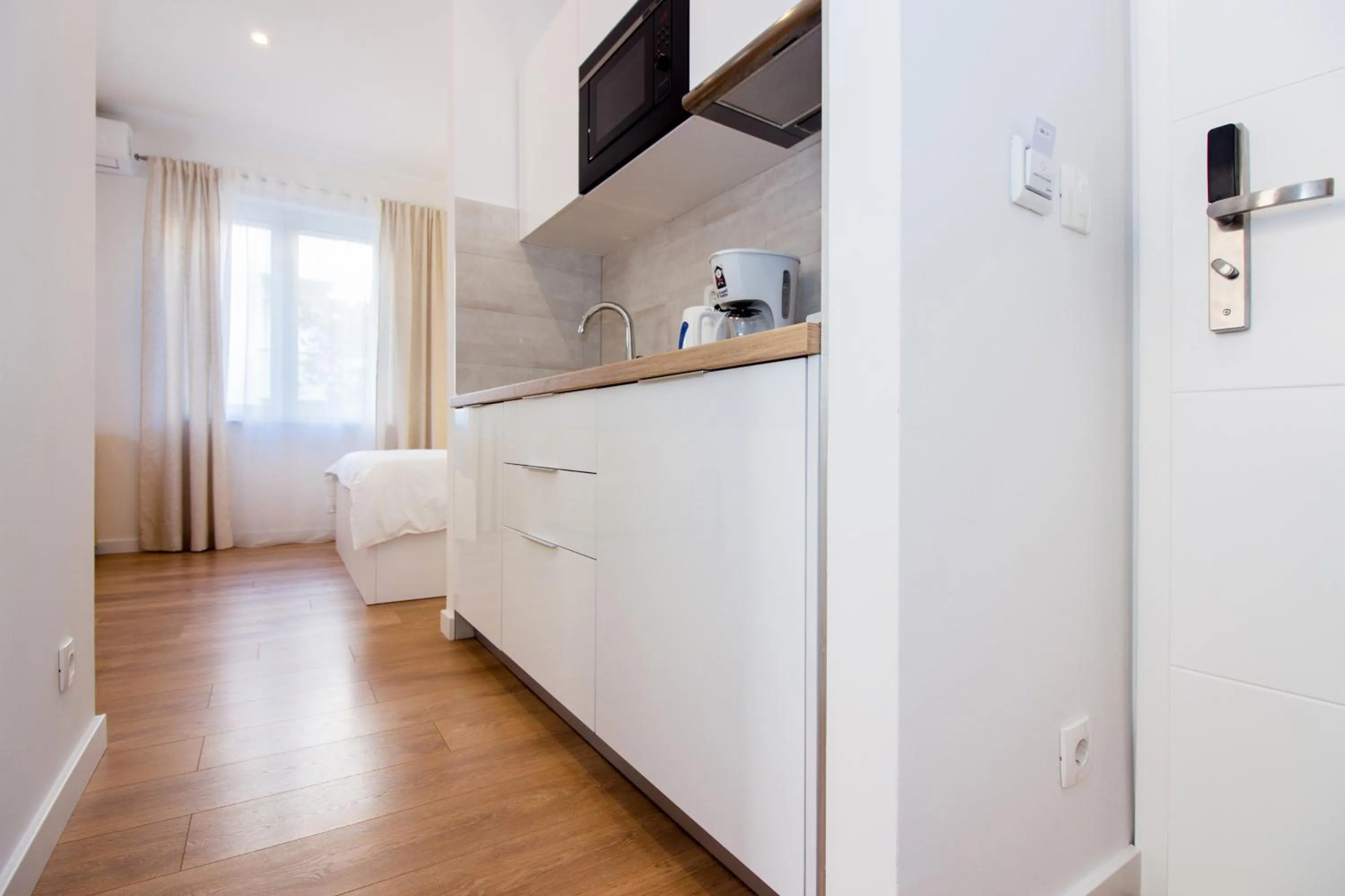 Coffee/tea facilities in Lugo Apartments