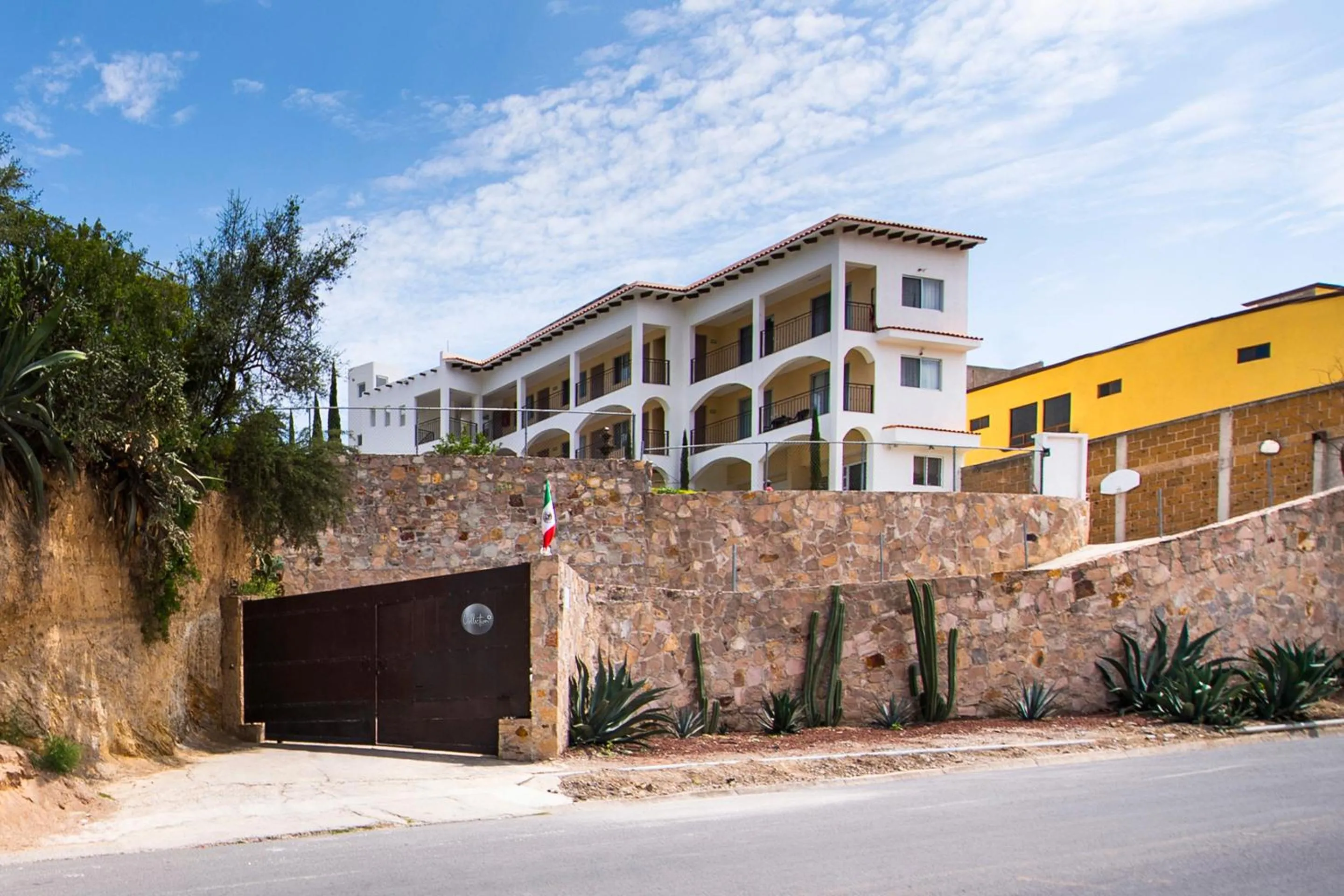 Facade/entrance in Hotel Quinta Las Fuentes Bernal