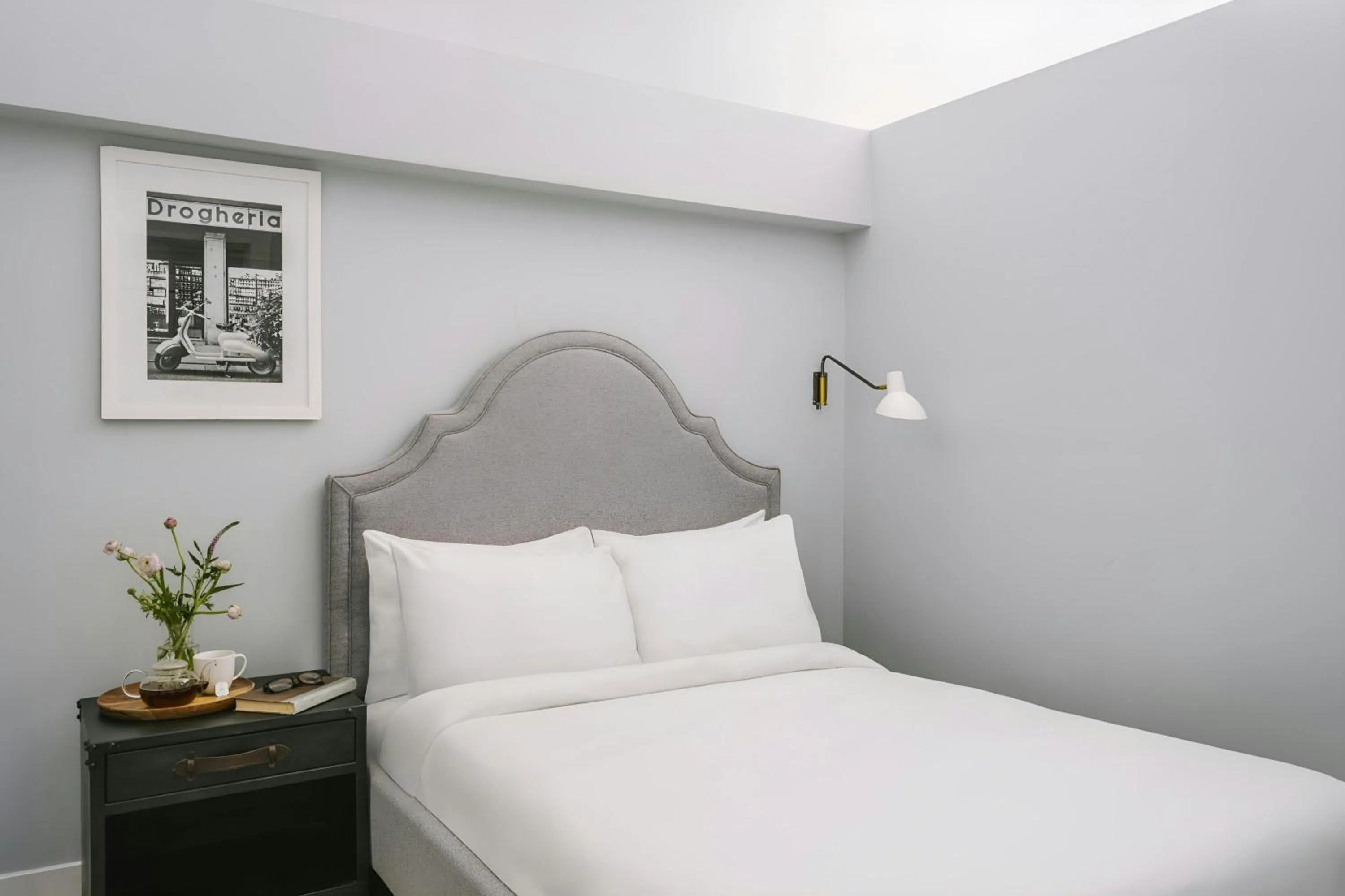 Bedroom, Bed in Sonder by Marriott Bonvoy The Plymouth Apartments Loop