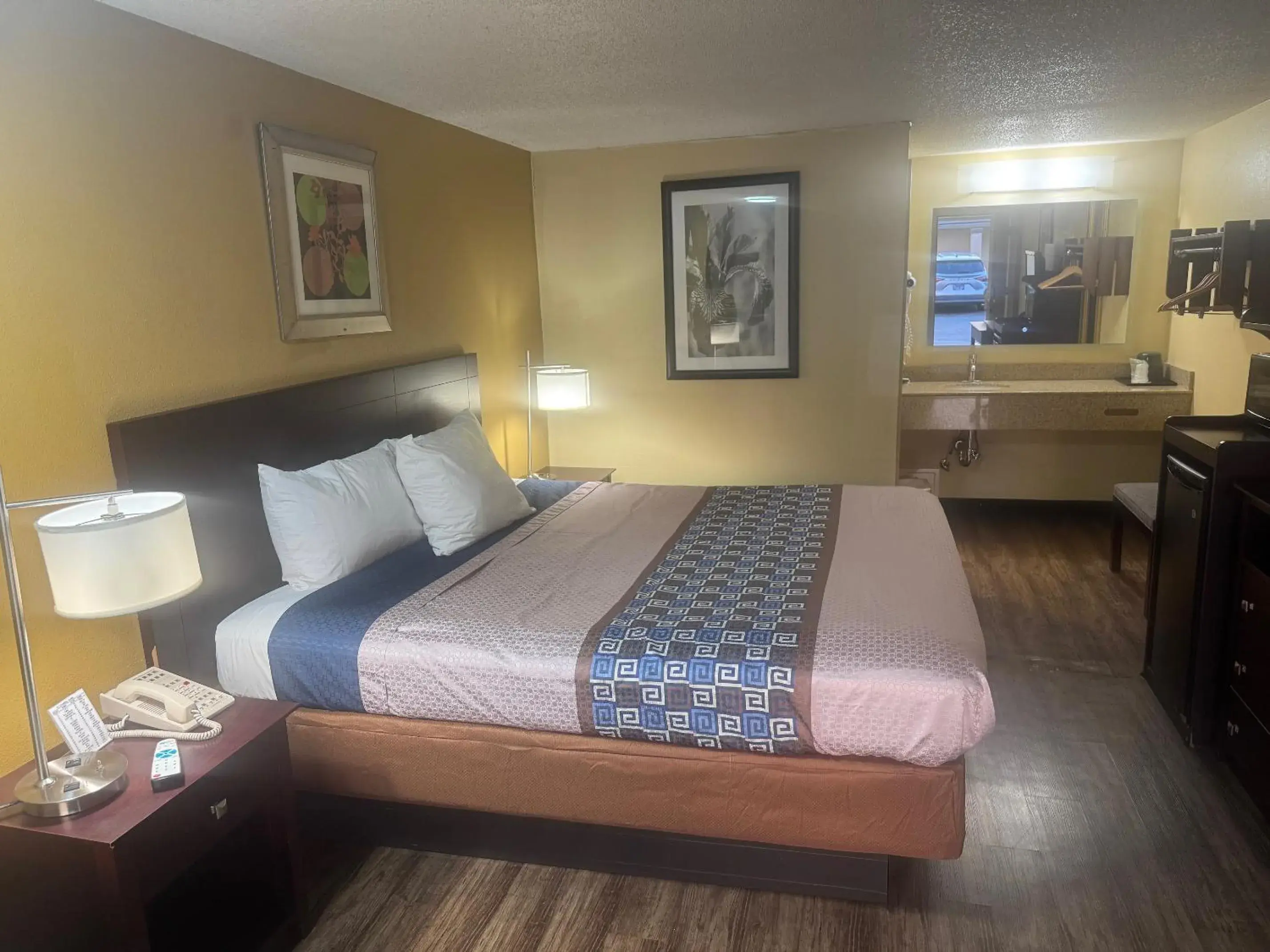 Bed in Somatel Goodlettsville Bed in Somatel Goodlettsville