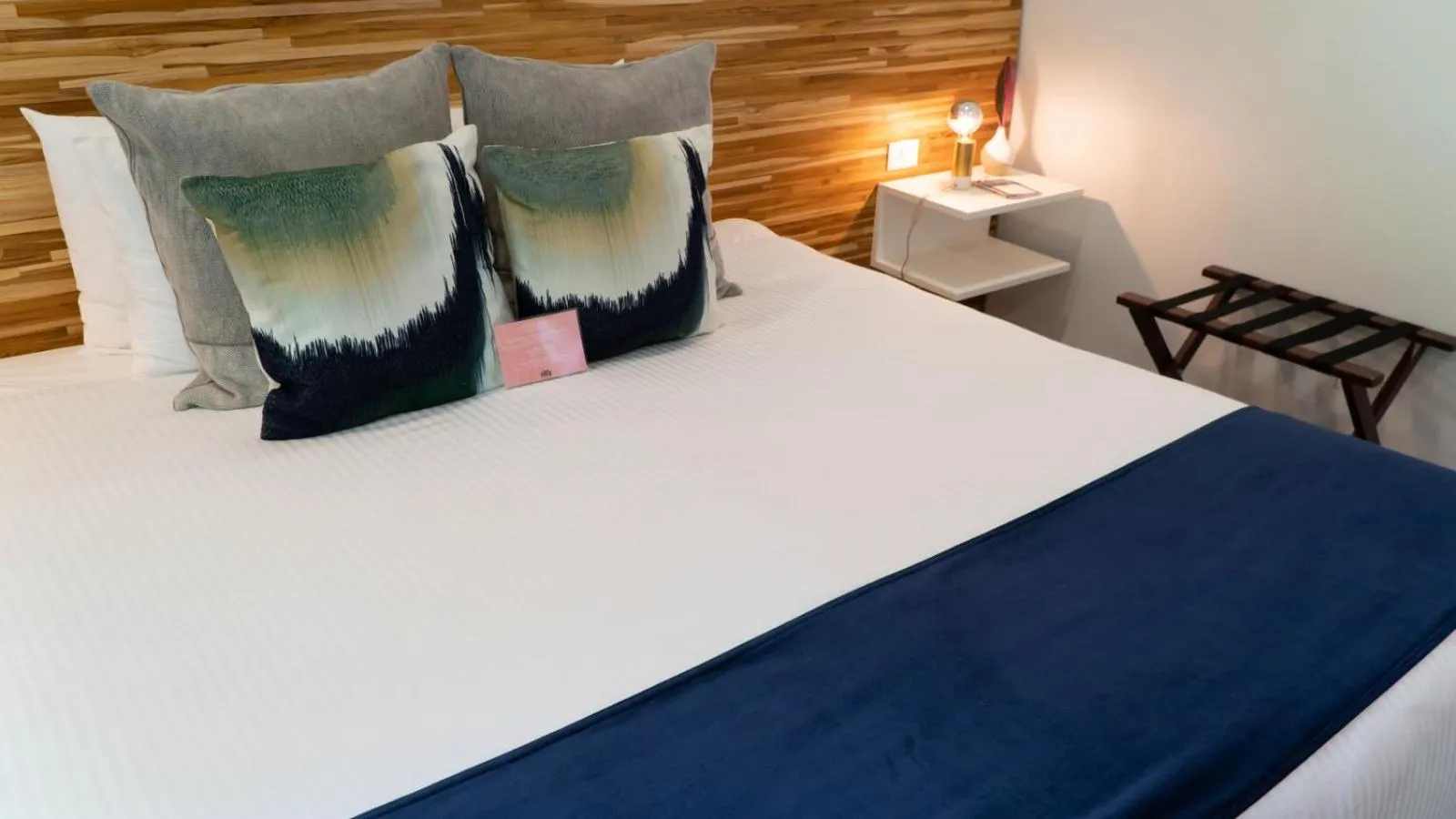 Bedroom, Bed in Hotel Nya