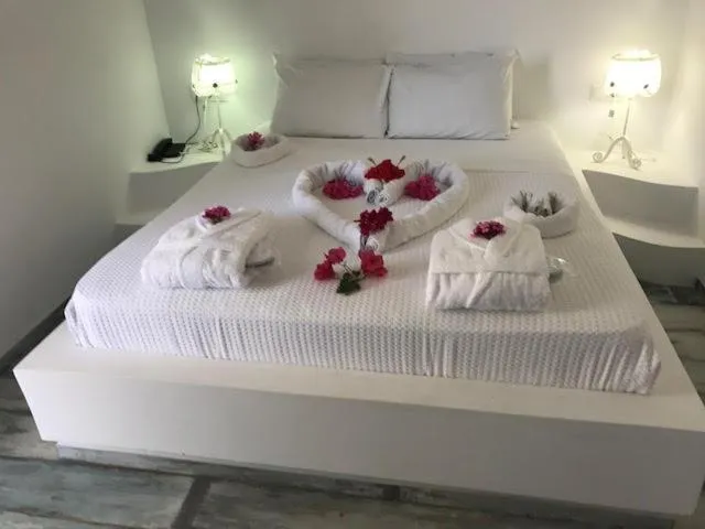 Bedroom, Bed in Seagull Hotel and Apartments