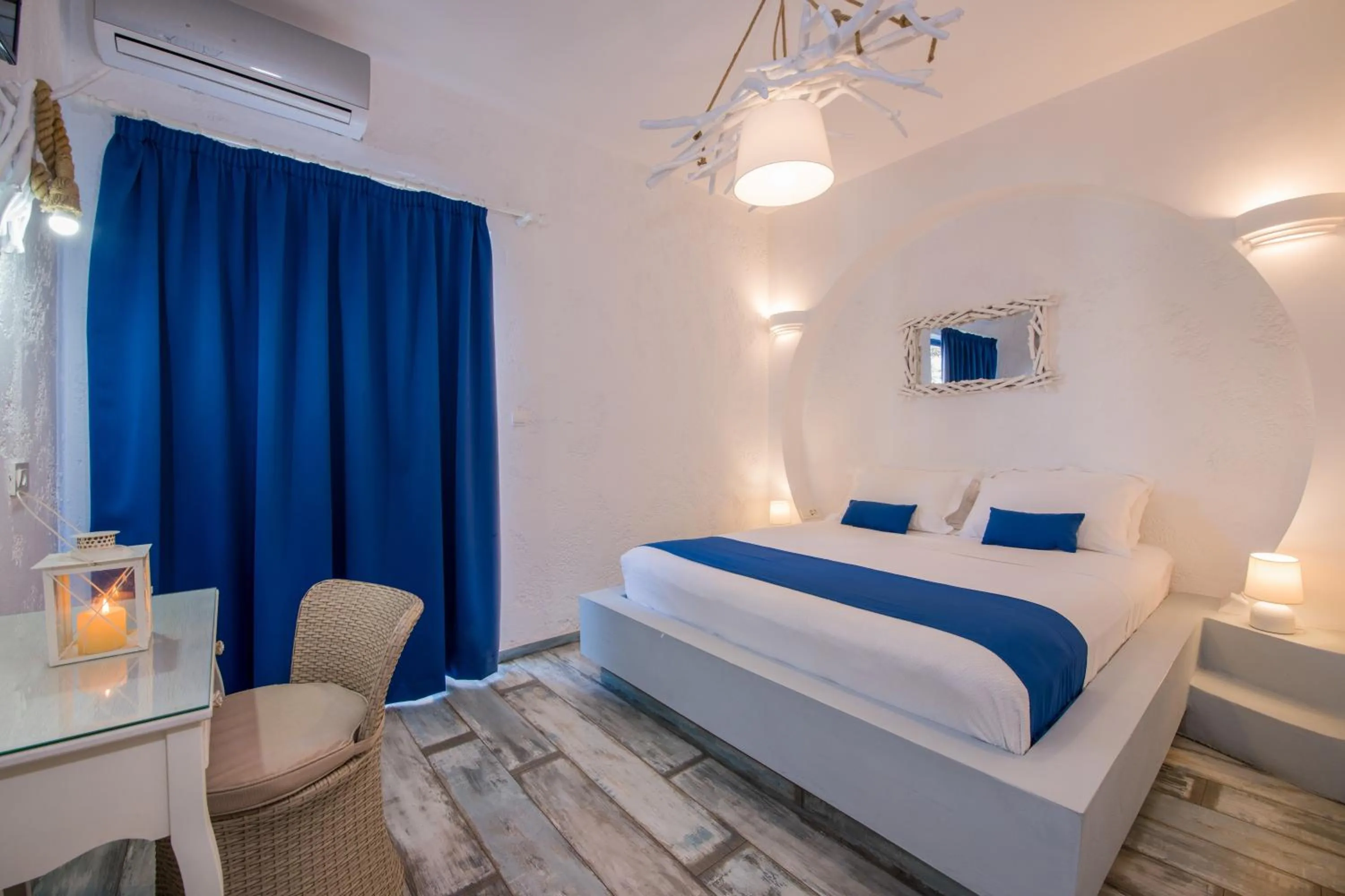 Bed in Seagull Hotel and Apartments