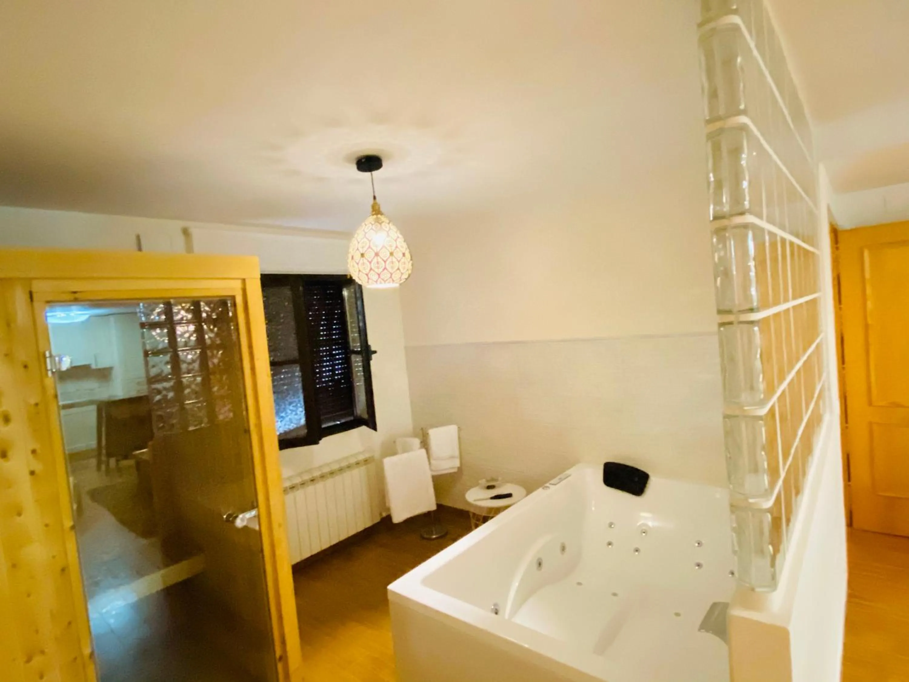 Hot Tub in Chinchon Spa