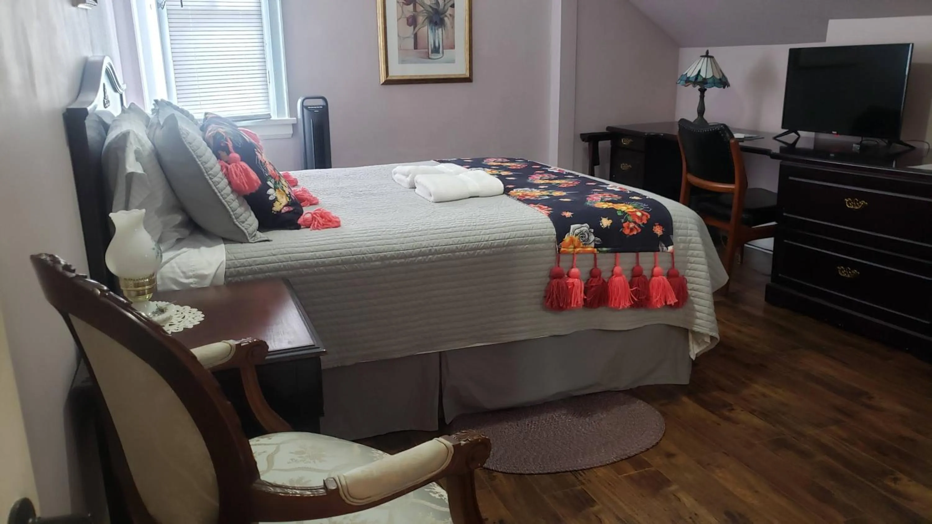 Bed in Blue Spruce Bed and Breakfast Muskoka